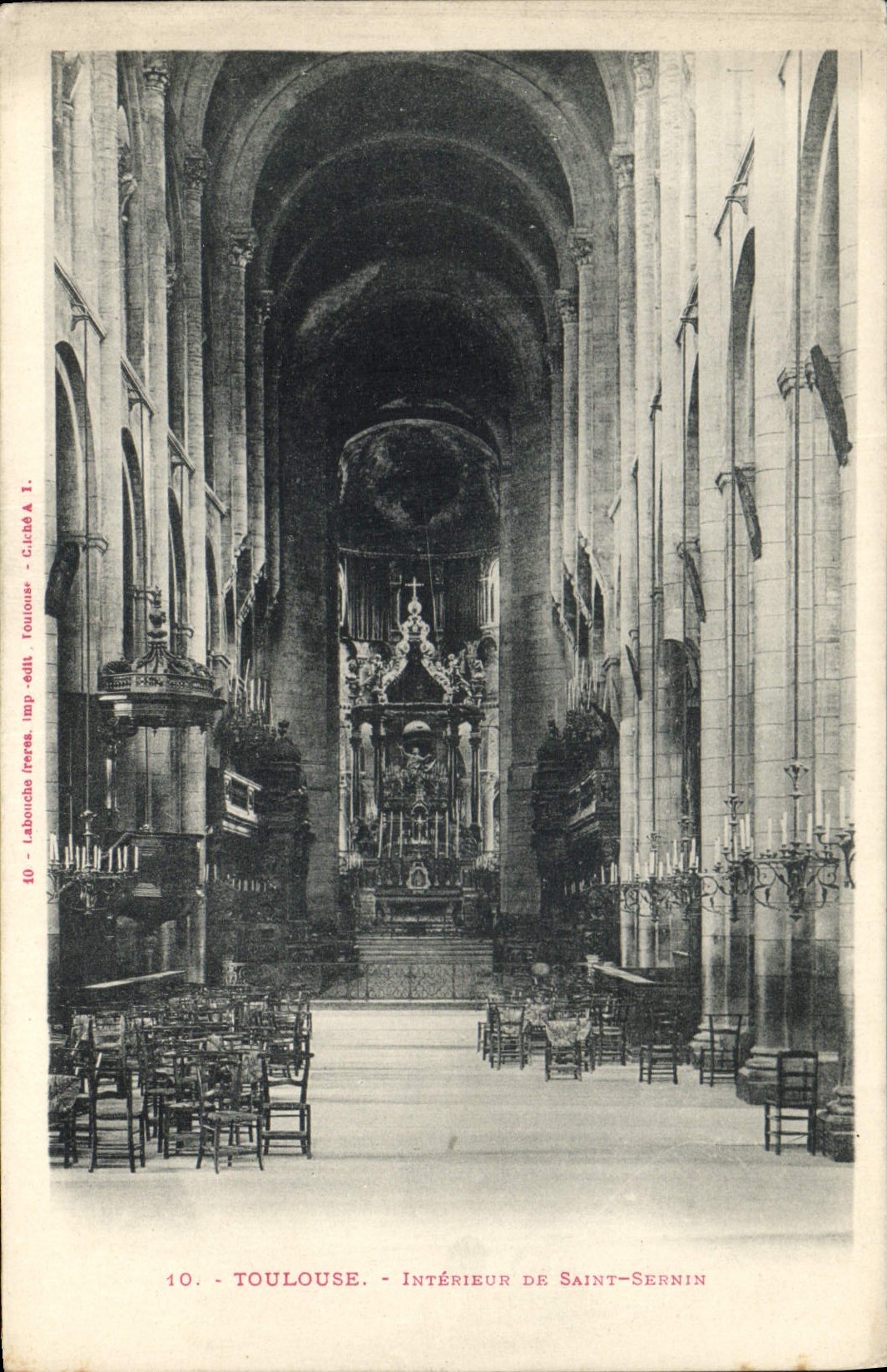 CPA Toulouse Interieur de Saint Sernin