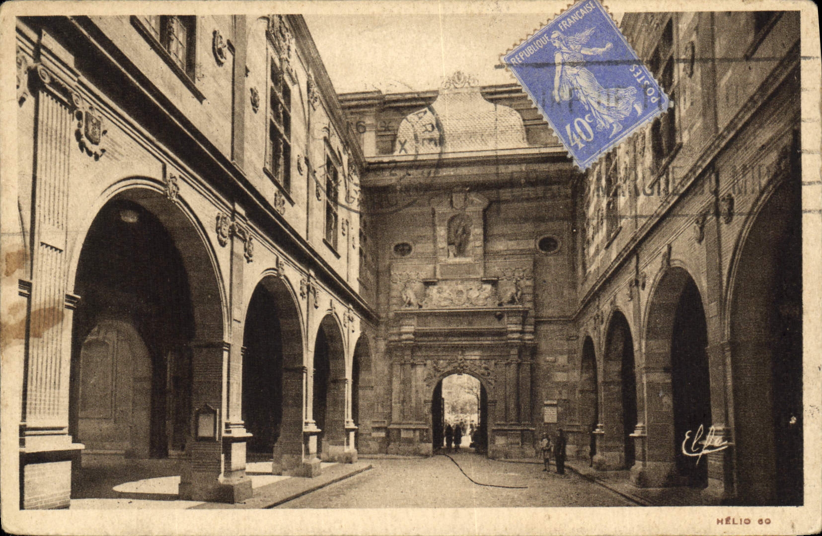 CPA Pyrenees Ocean Toulouse le Capitole Cour Henri IV debut du XVII siecle 