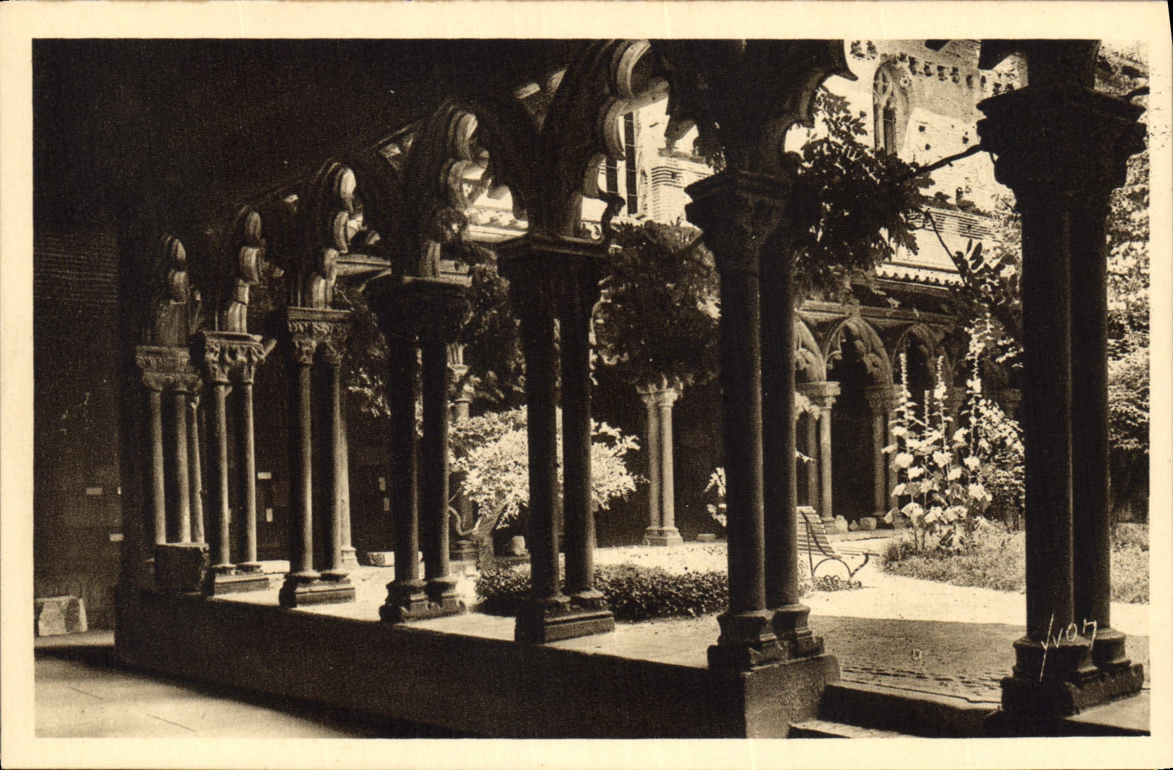 CPA Toulouse Hte Garonne le cloitre du Musee XVI siecle 