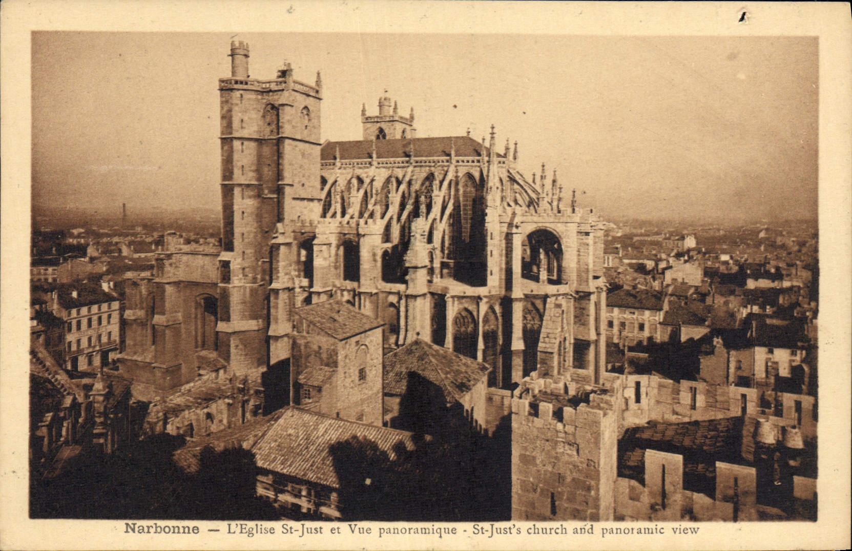 CPA Narbonne l'eglise St Just et Vue panoramique 