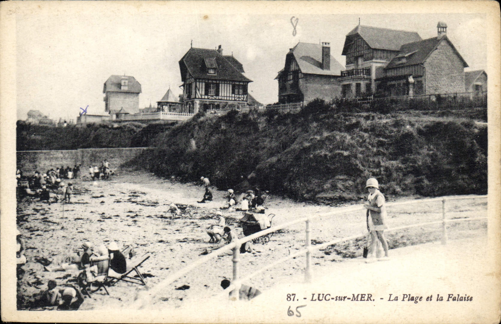 CPA Luc sur Mer la Plage et la Falaise 