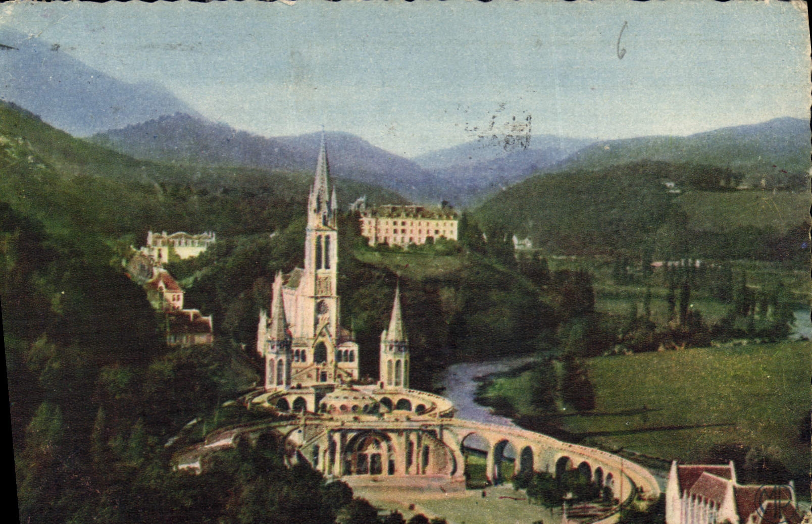 CPA Lourdes la Basilique vue du Fort 