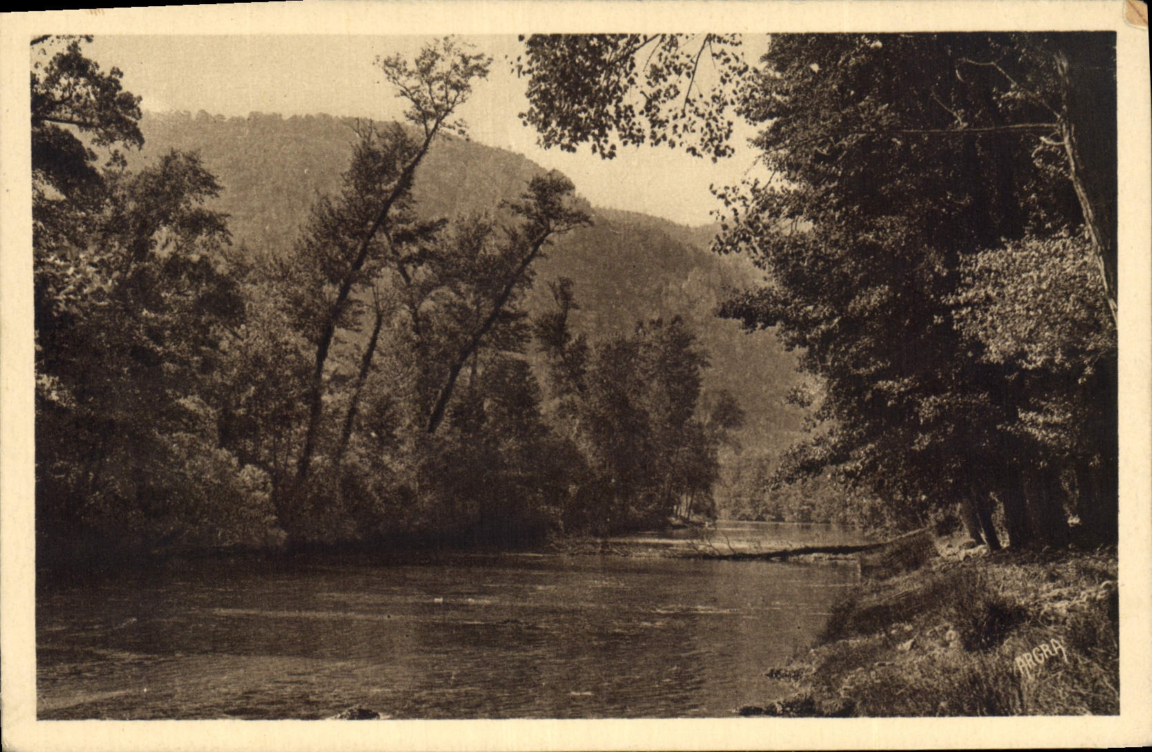 CPA Vallee de la Dourbie La riviere pres de Jouquemerle