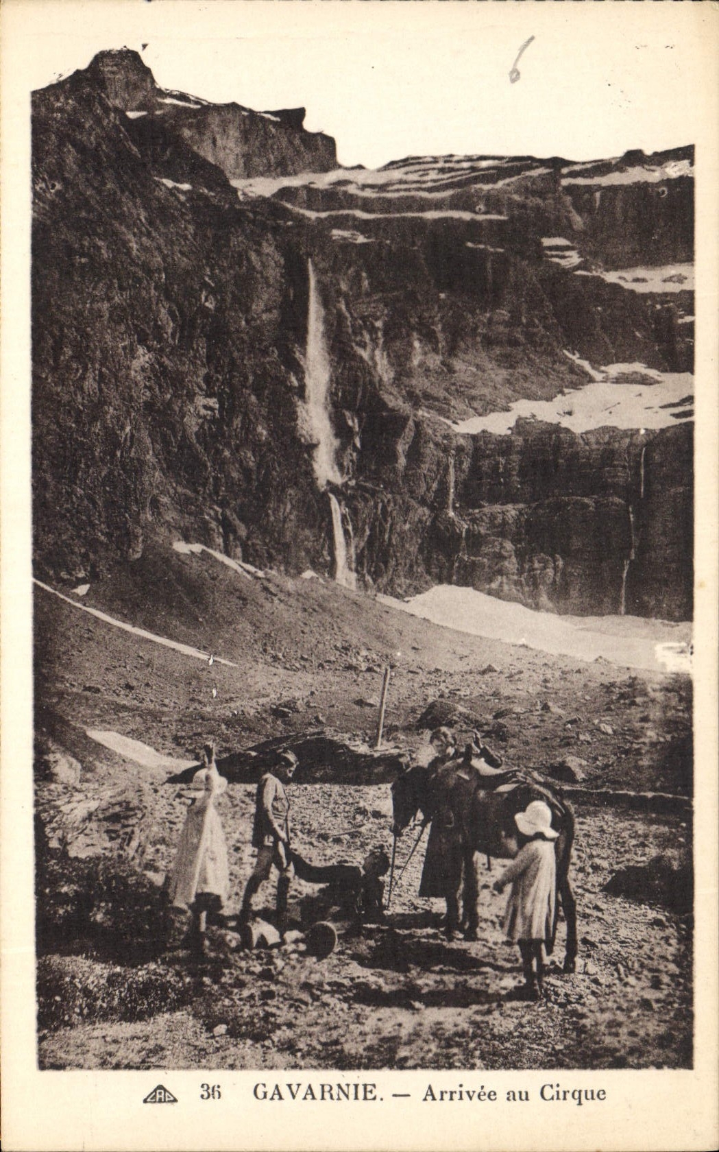 CPA Gavarnie Arrivee au Cirque Cheval