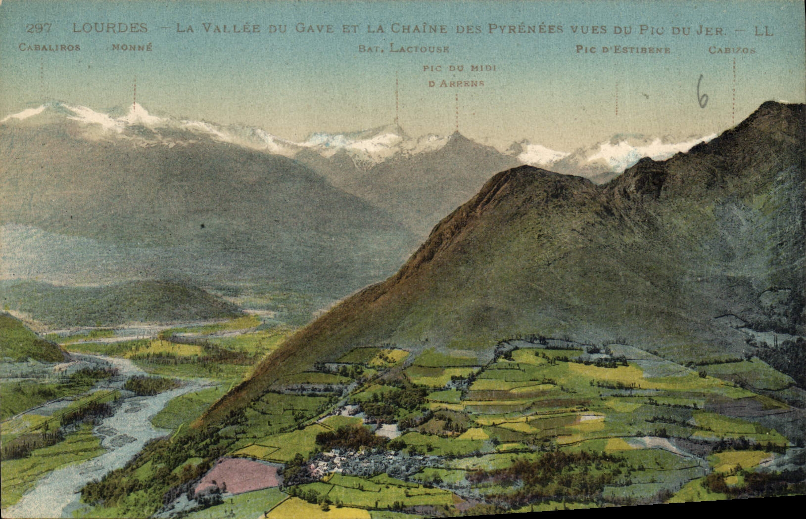 CPA Lourdes la Vallee du gave et la Chaine des Pyrenees vues du Pic du Jer 