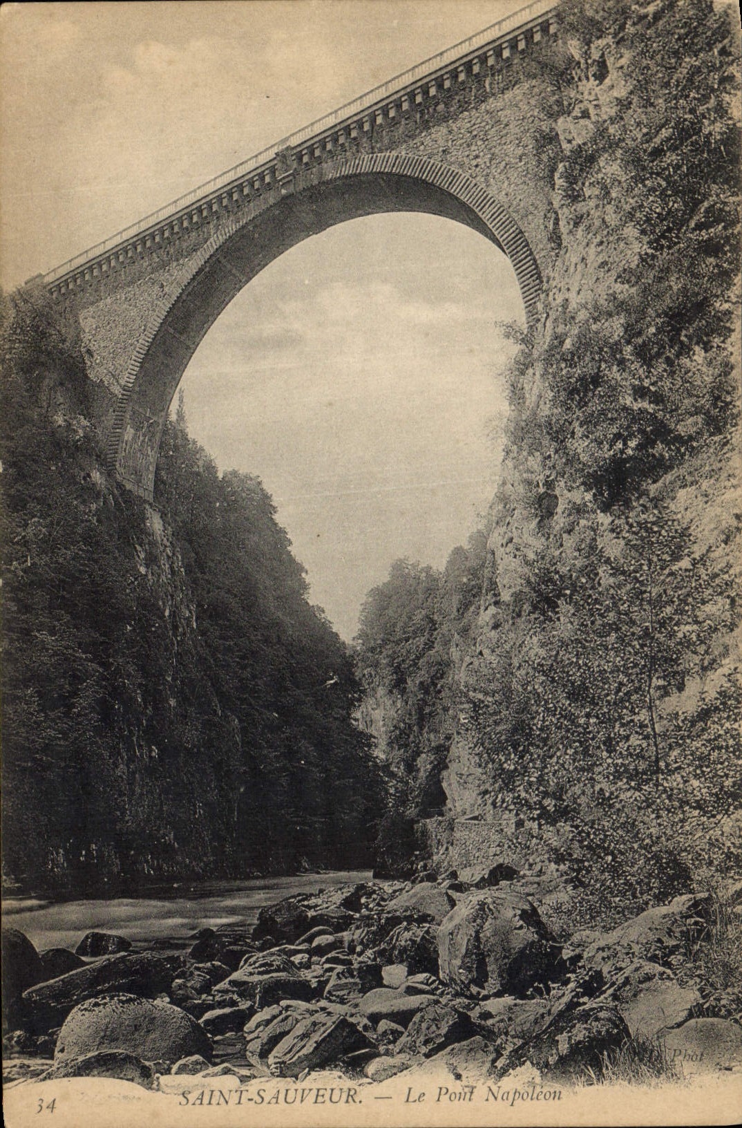 CPA Saint Sauveur le Pont Napoleon 