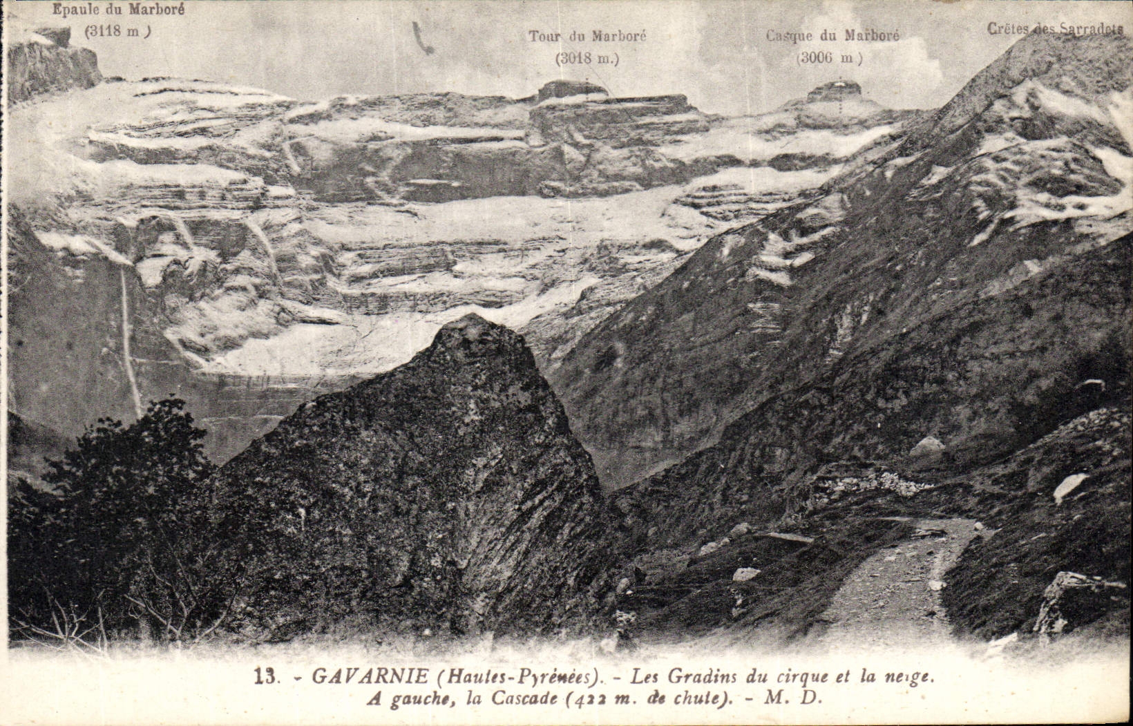 CPA Gavarnie Hautes Pyrenees les grandins du cirque et la meige a gauche la cascade 