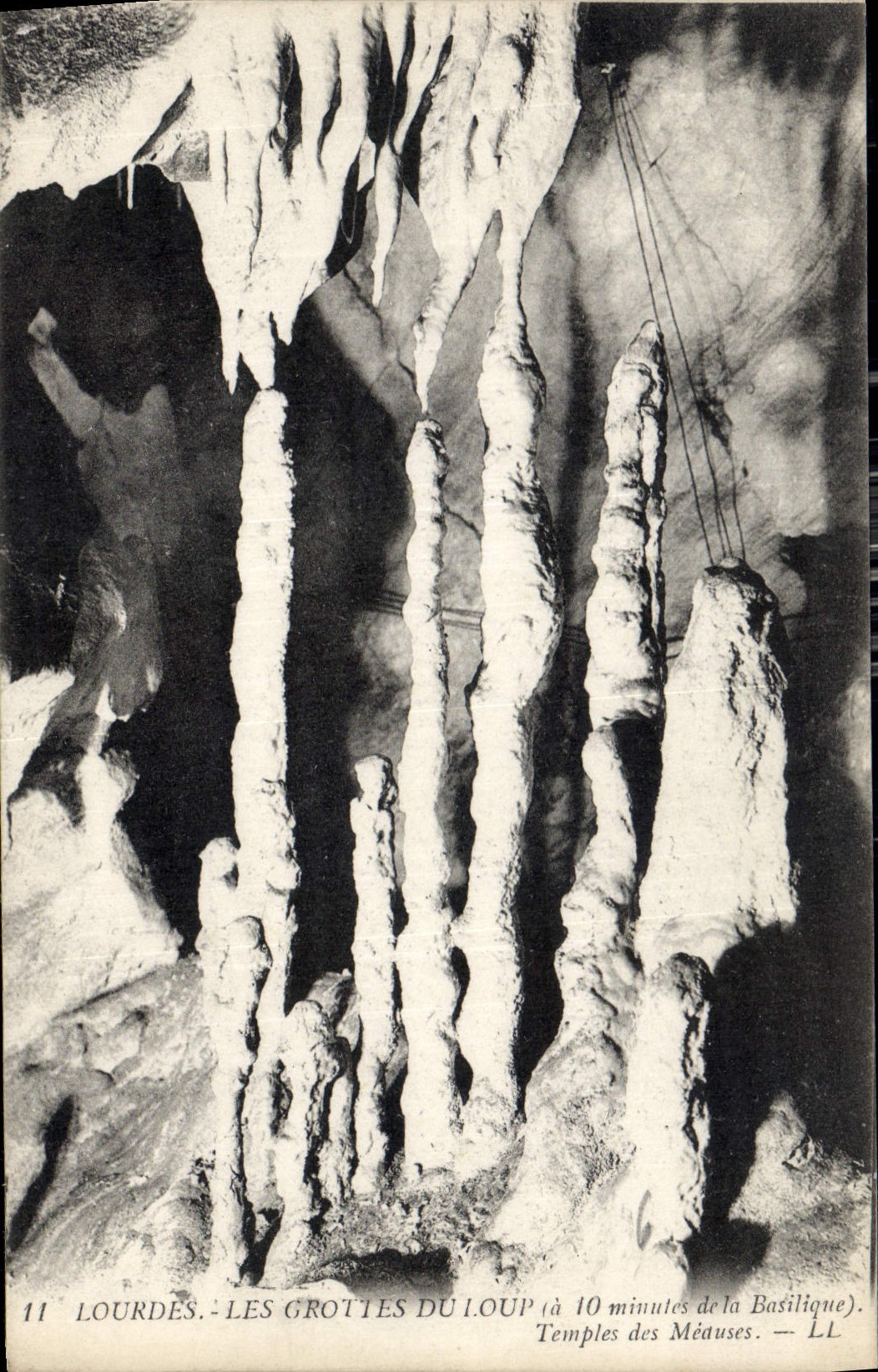 CPA Lourdes Les Grottes du Loup Temples des Meauses 