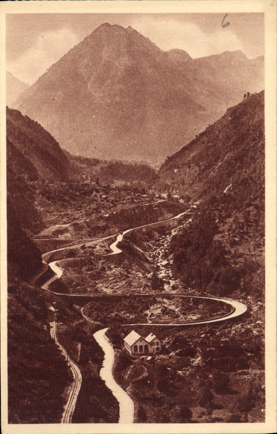 CPA Route de Pierrefitte Cauterets Le Colimacon