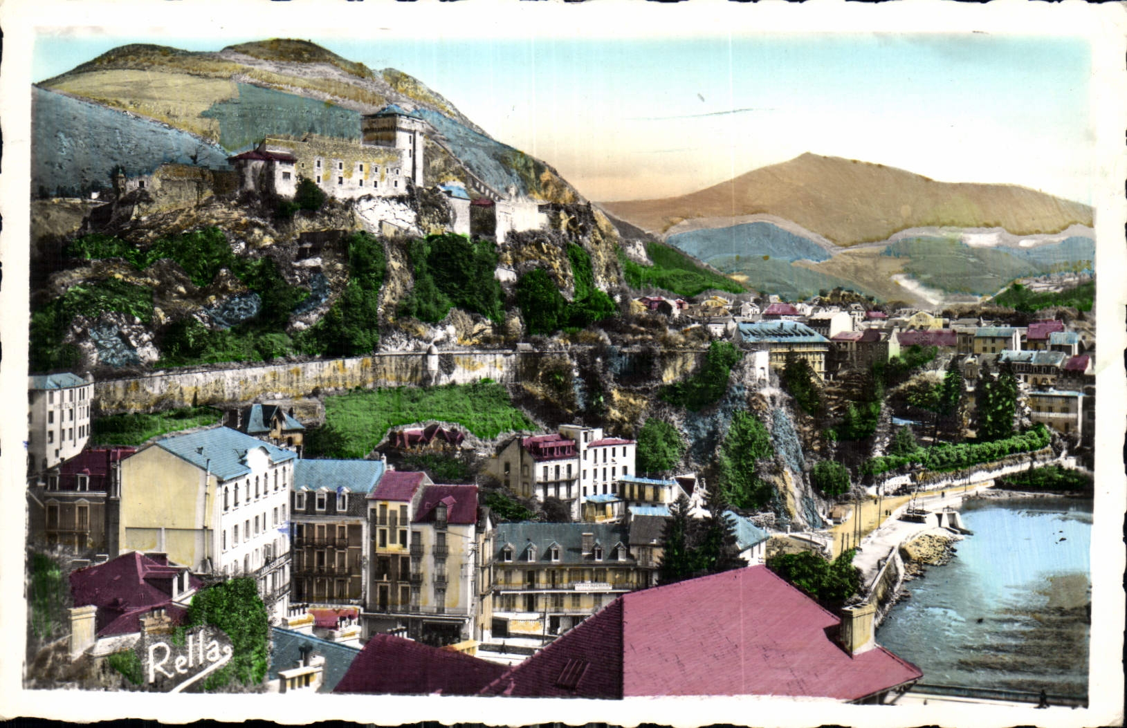 CPA Lourdes Hautes Pyrenees le Gave et le Chateau Fort 