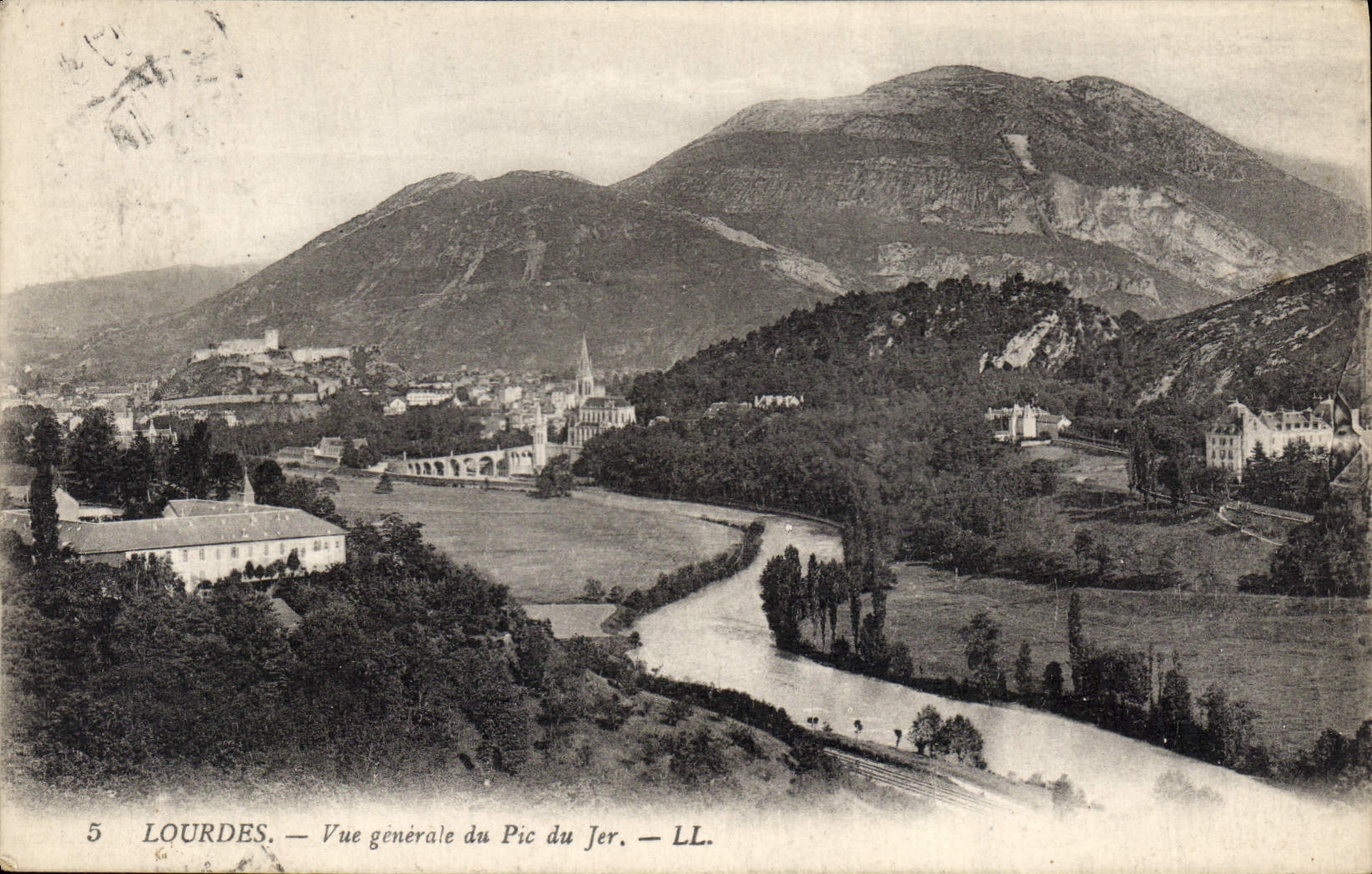 CPA Lourdes vue generale du Pic du Jer 