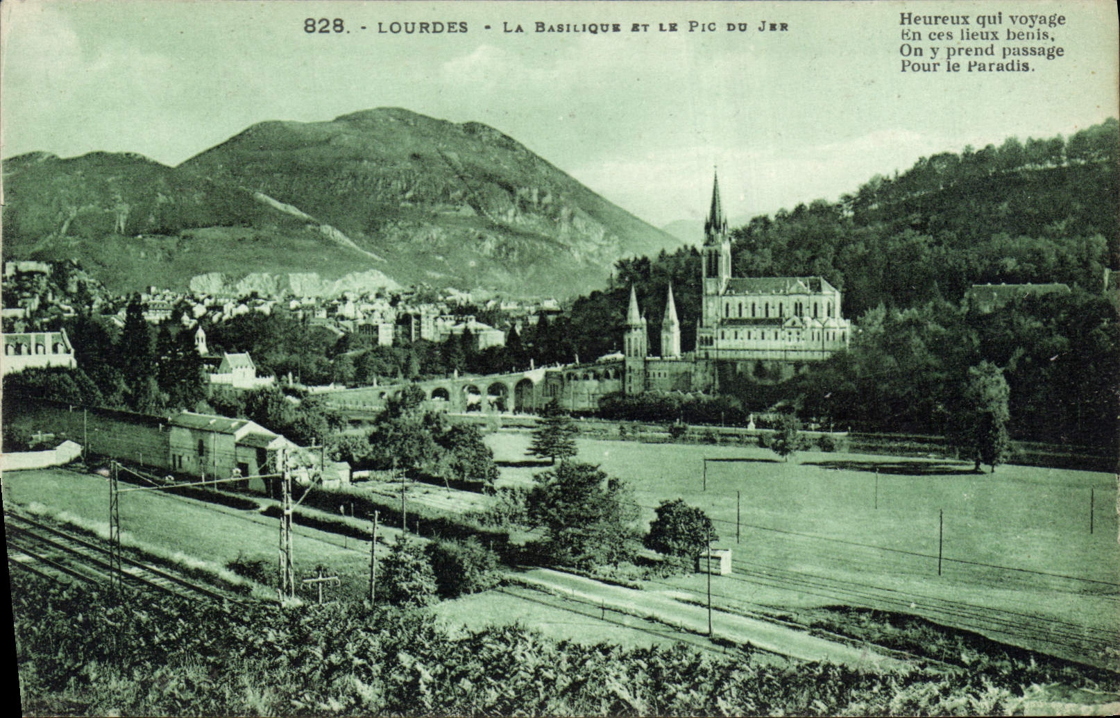 CPA Lourdes la Basilique et le Pic du Jer 