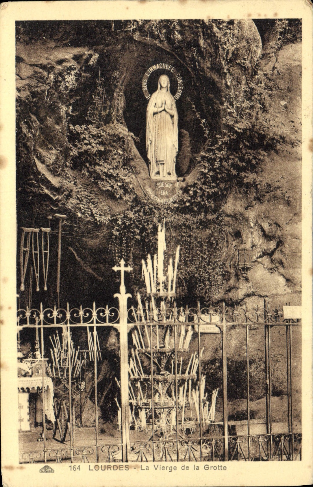 CPA Lourdes la Vierge de la Grotte 