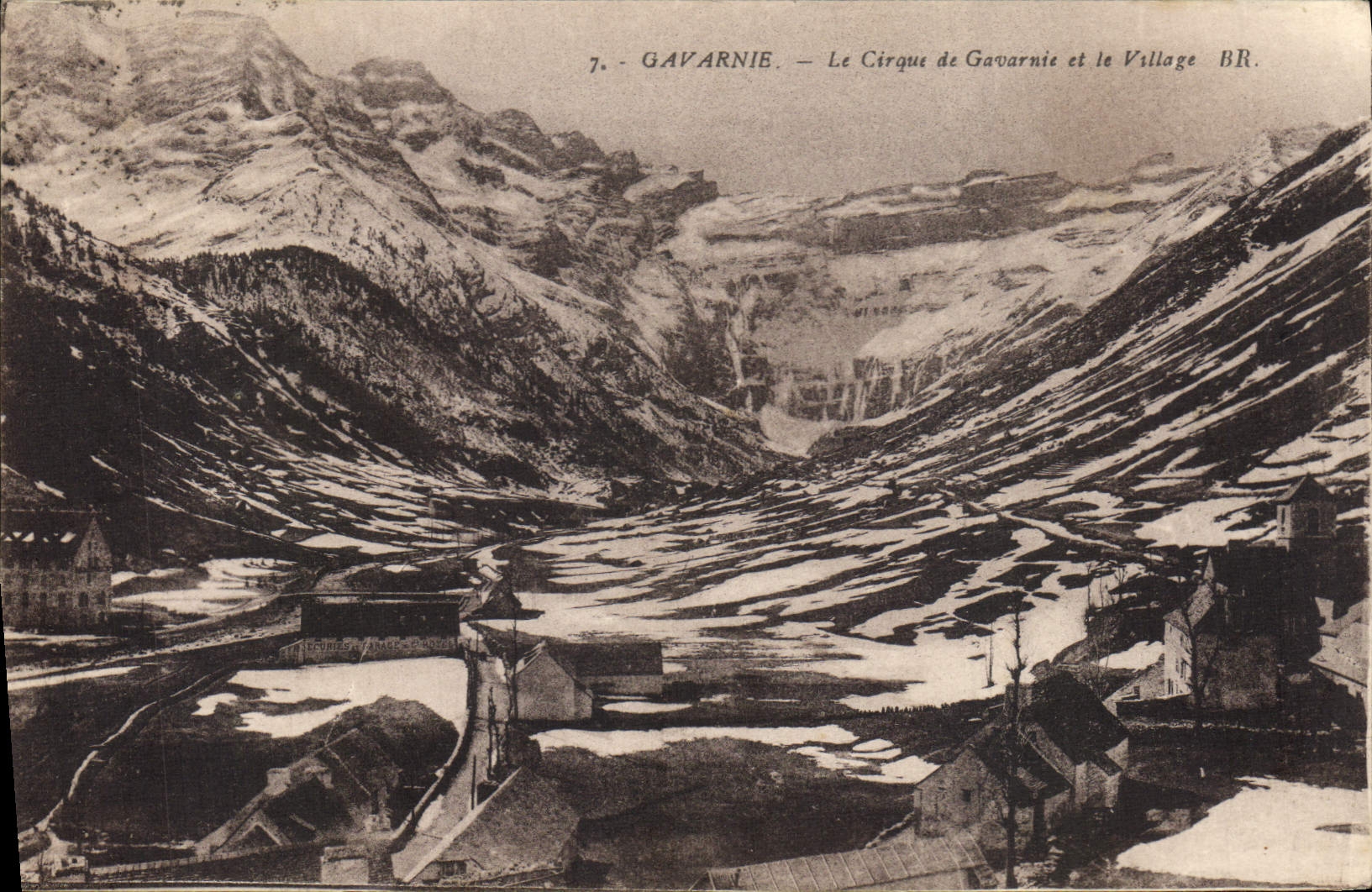 CPA Gavarnie Le Cirque de Gavarnie et le Village 