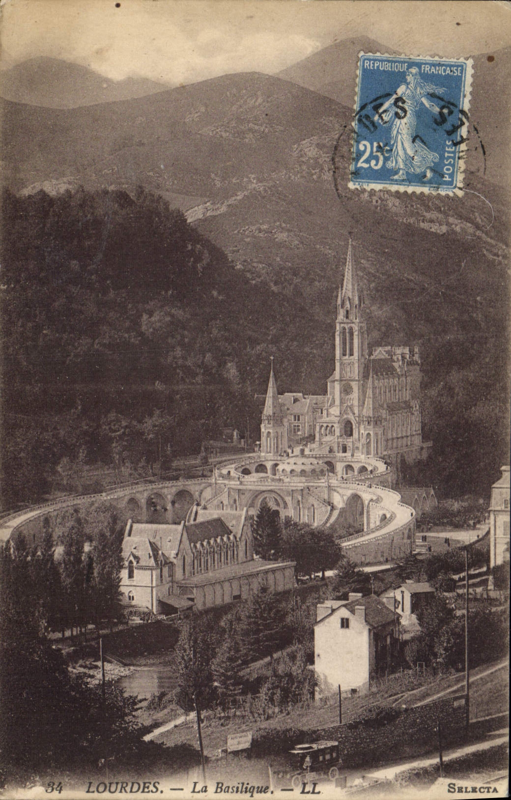 CPA Lourdes La Basilique 