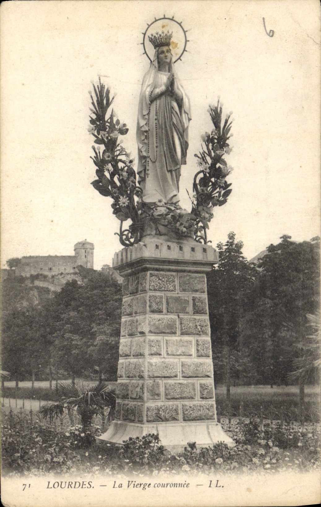 CPA Lourdes La Vierge couronnee 