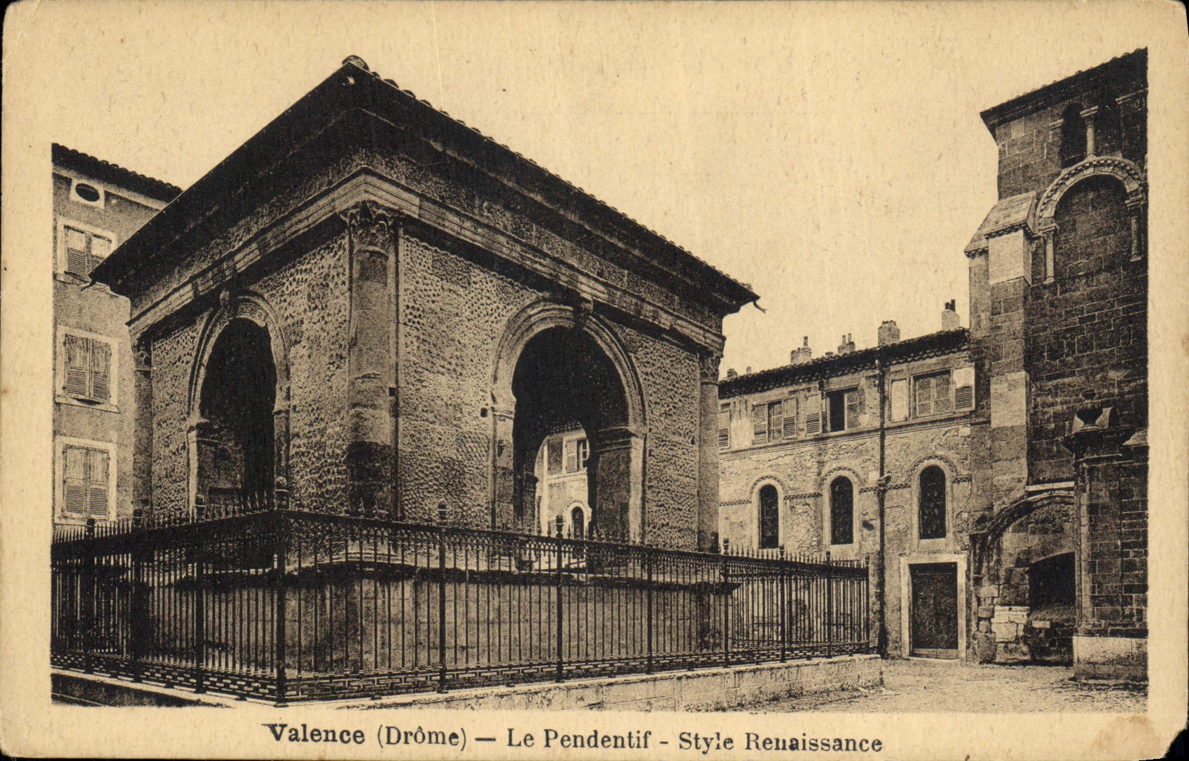 CPA Valence Drome Le Pendentif Style Renaissance 