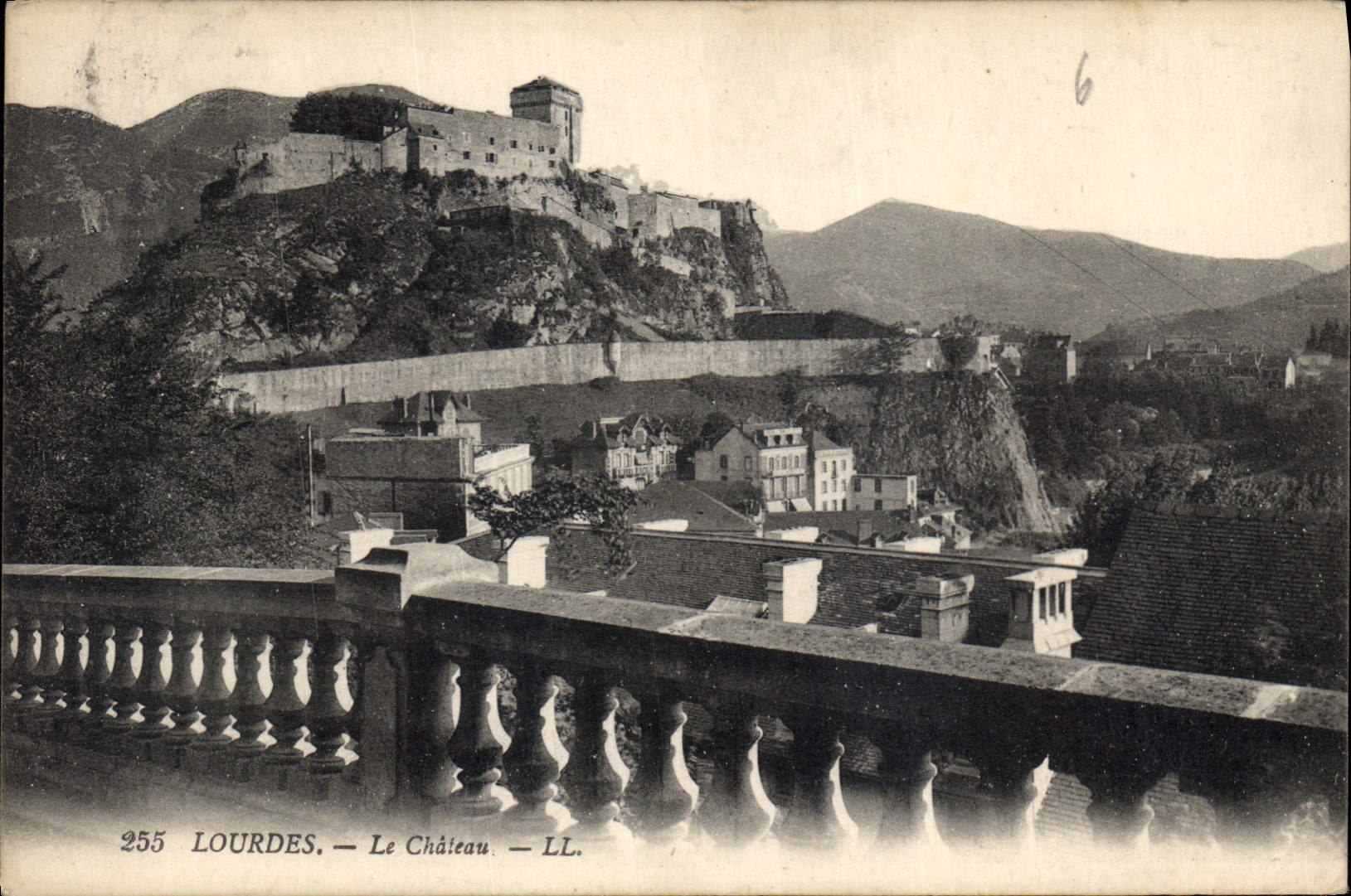 CPA Lourdes le Chateau 