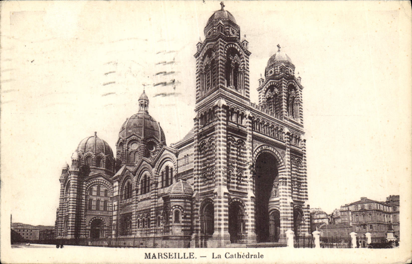 CPA Marseille La Cathedrale 