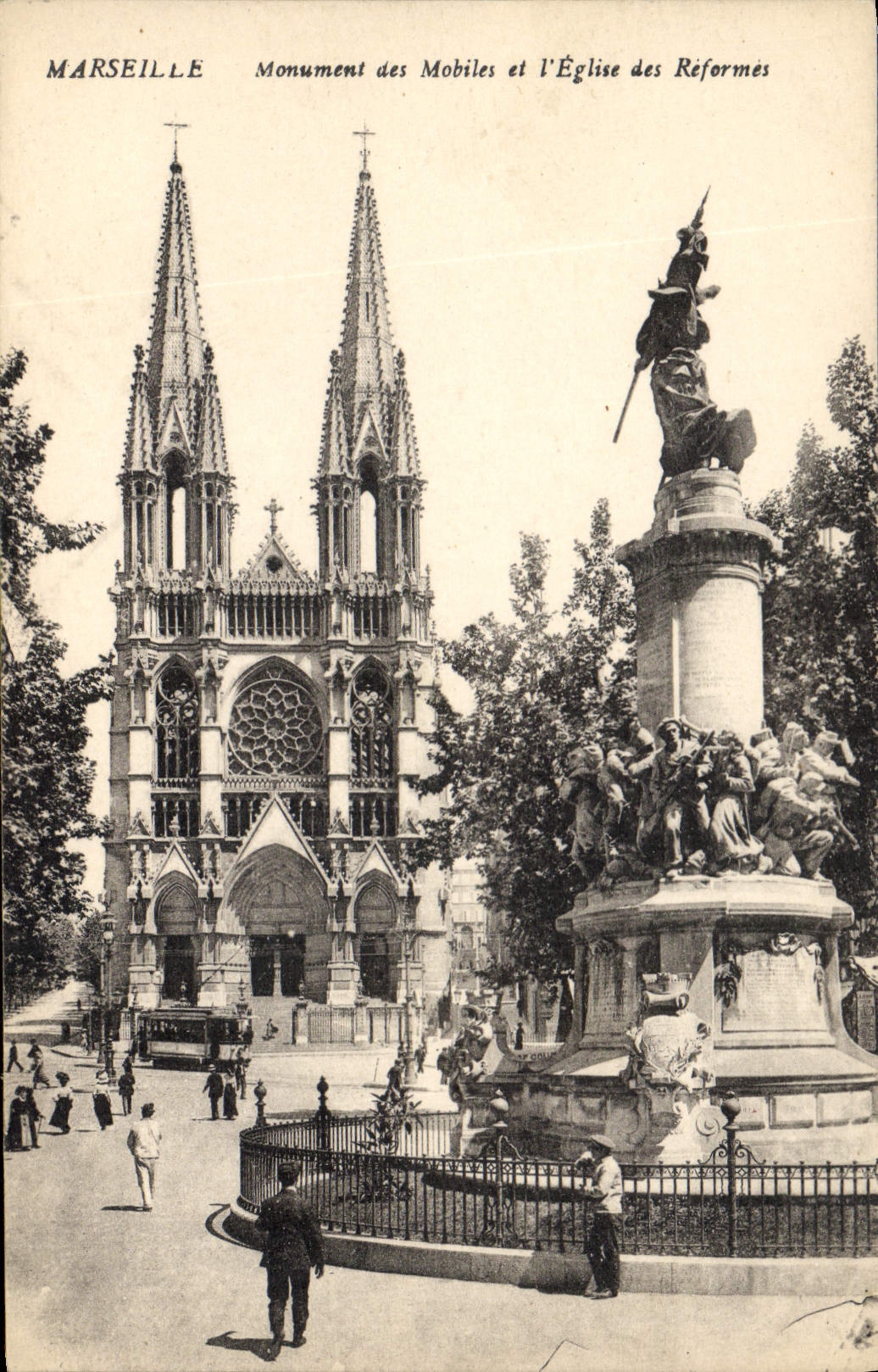CPA Marseille Monument des Mobiles et l'Eglise des Reformes 