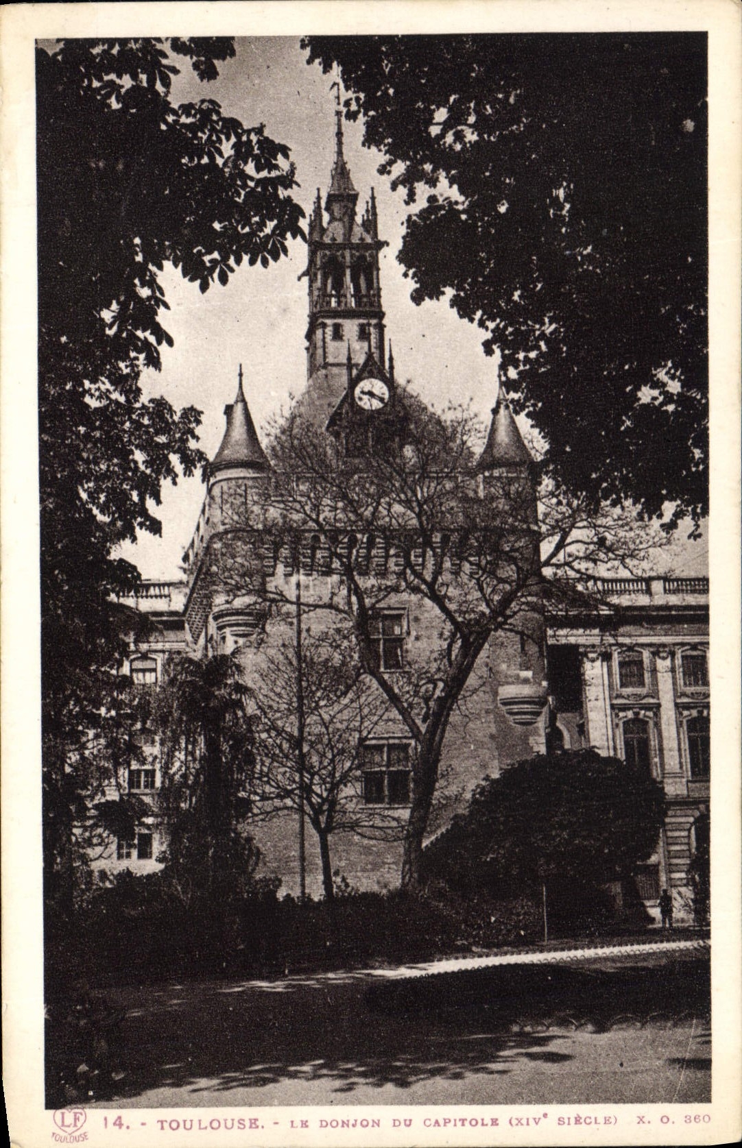 CPA Toulouse le donjon du Capitole XIV siecle 