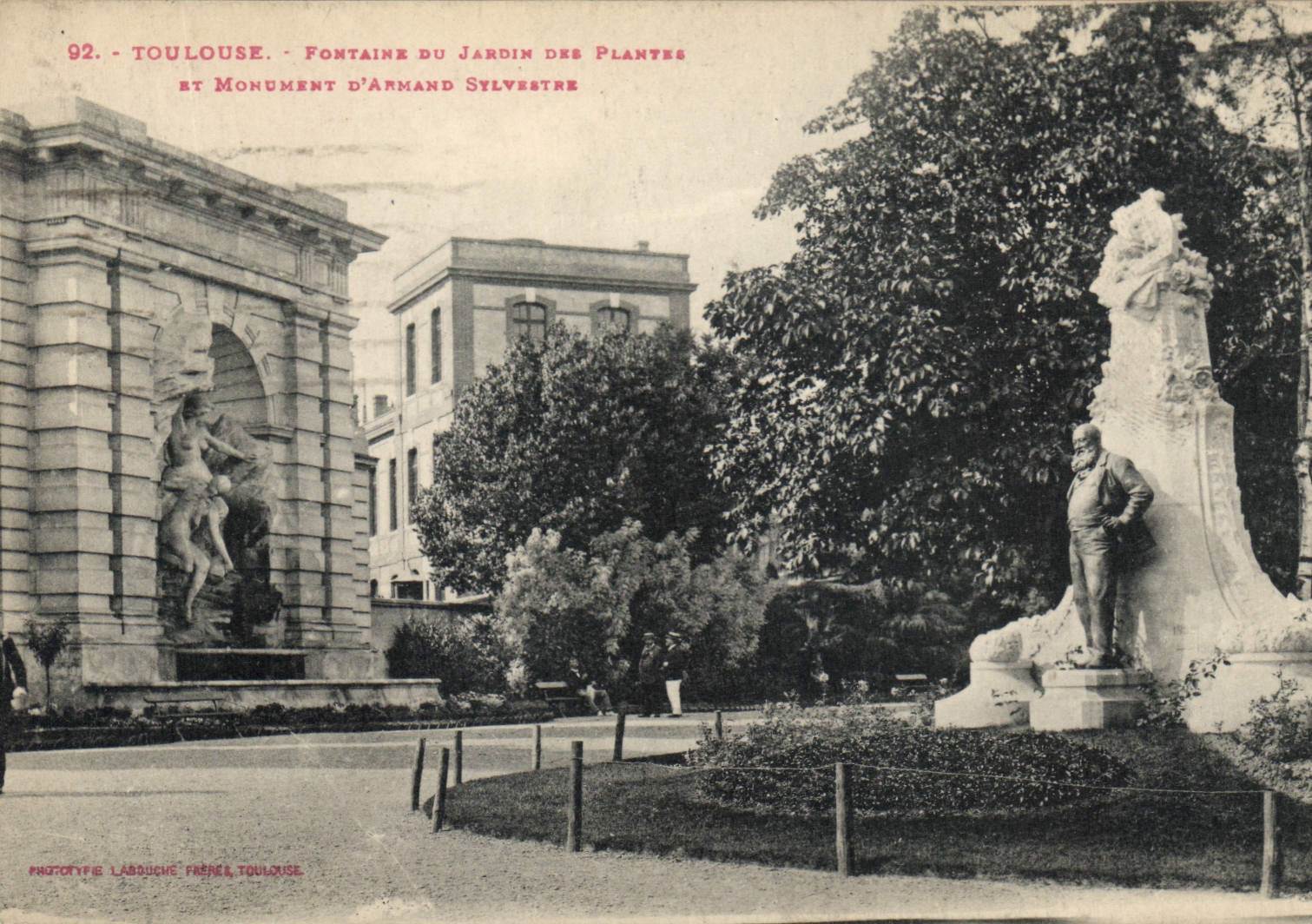 CPA Toulouse Fontaine du Jardin des Plantes et monument d'Armand Sylvestre 