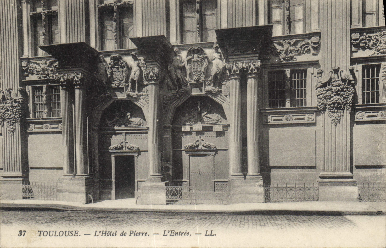CPA Toulouse L'Hotel de Pierre L'Entree 