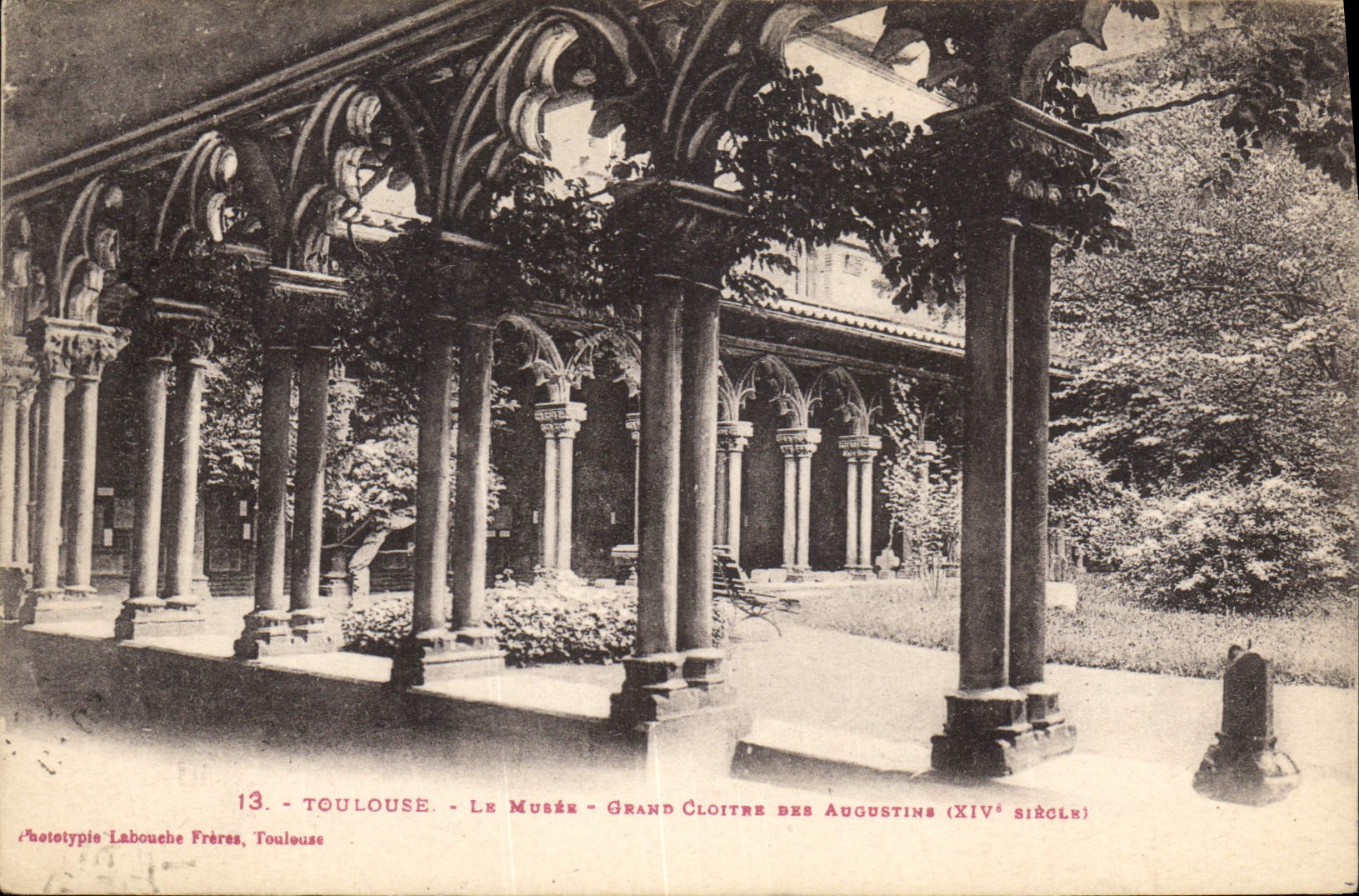 CPA Toulouse Le Musee Grand Cloitre des Augustins 