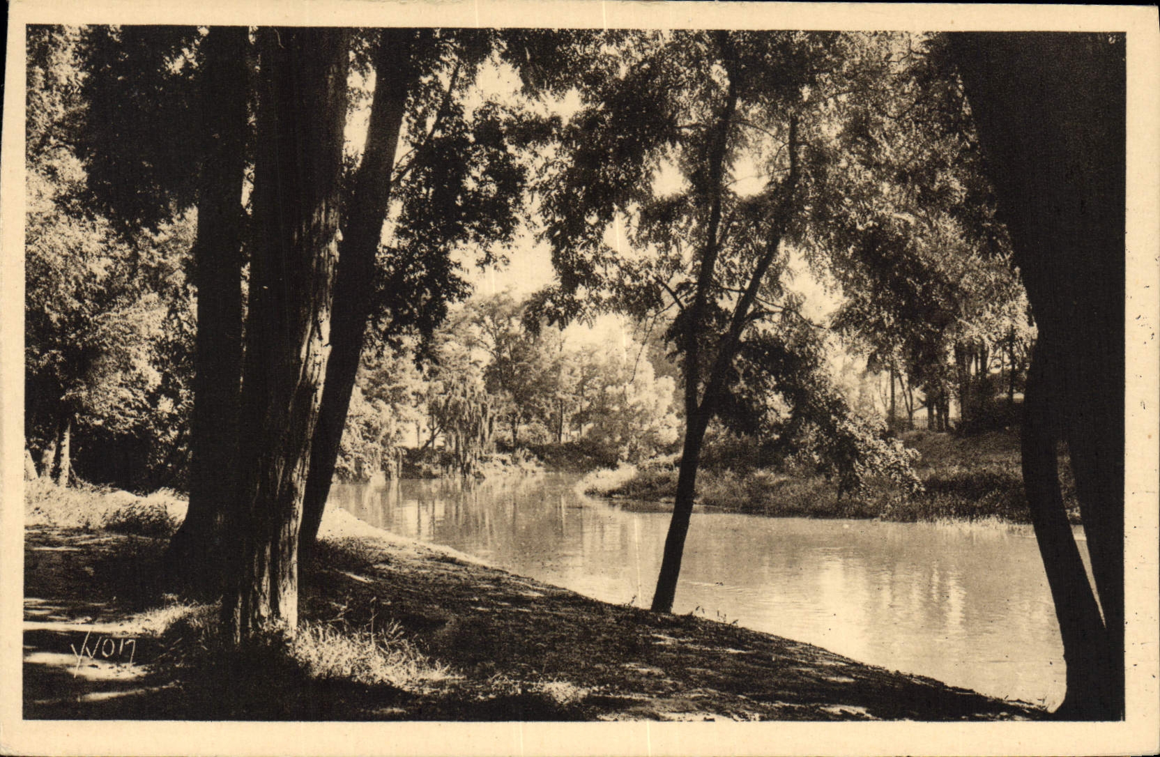 CPA La Douce France Toulouse Hte Garonne Les Bords de la Garonne au Parc Toulousain