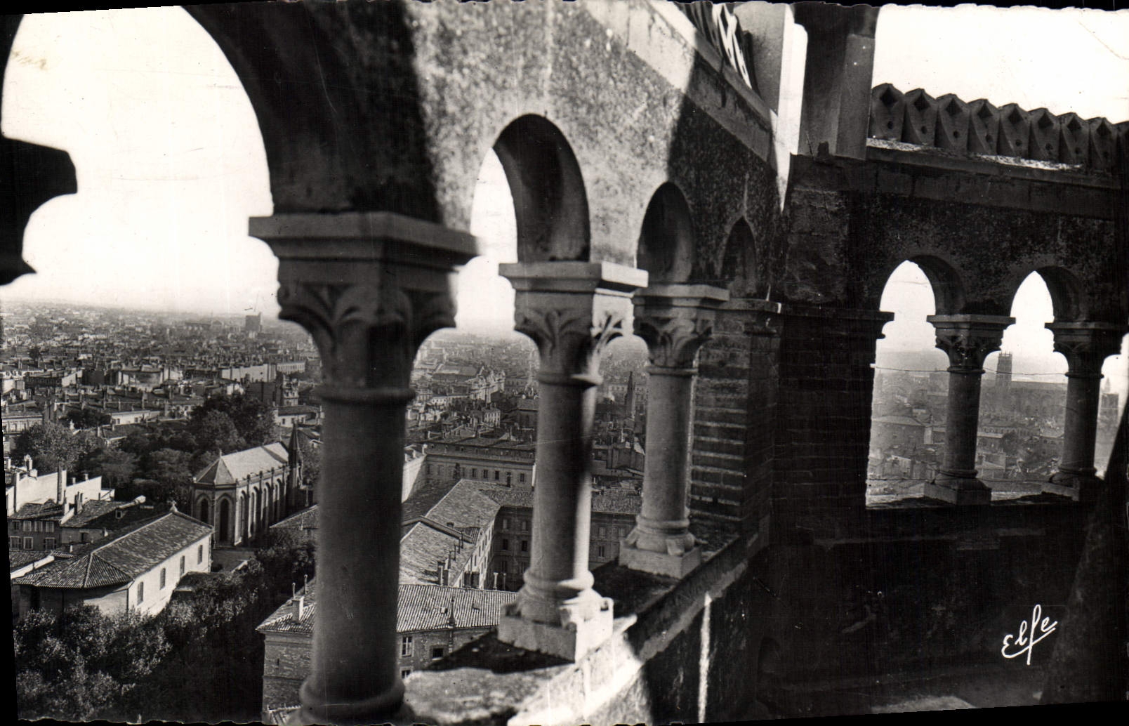 CPA Toulouse Panorama sur Toulouse prise du clocher de St Sernin 