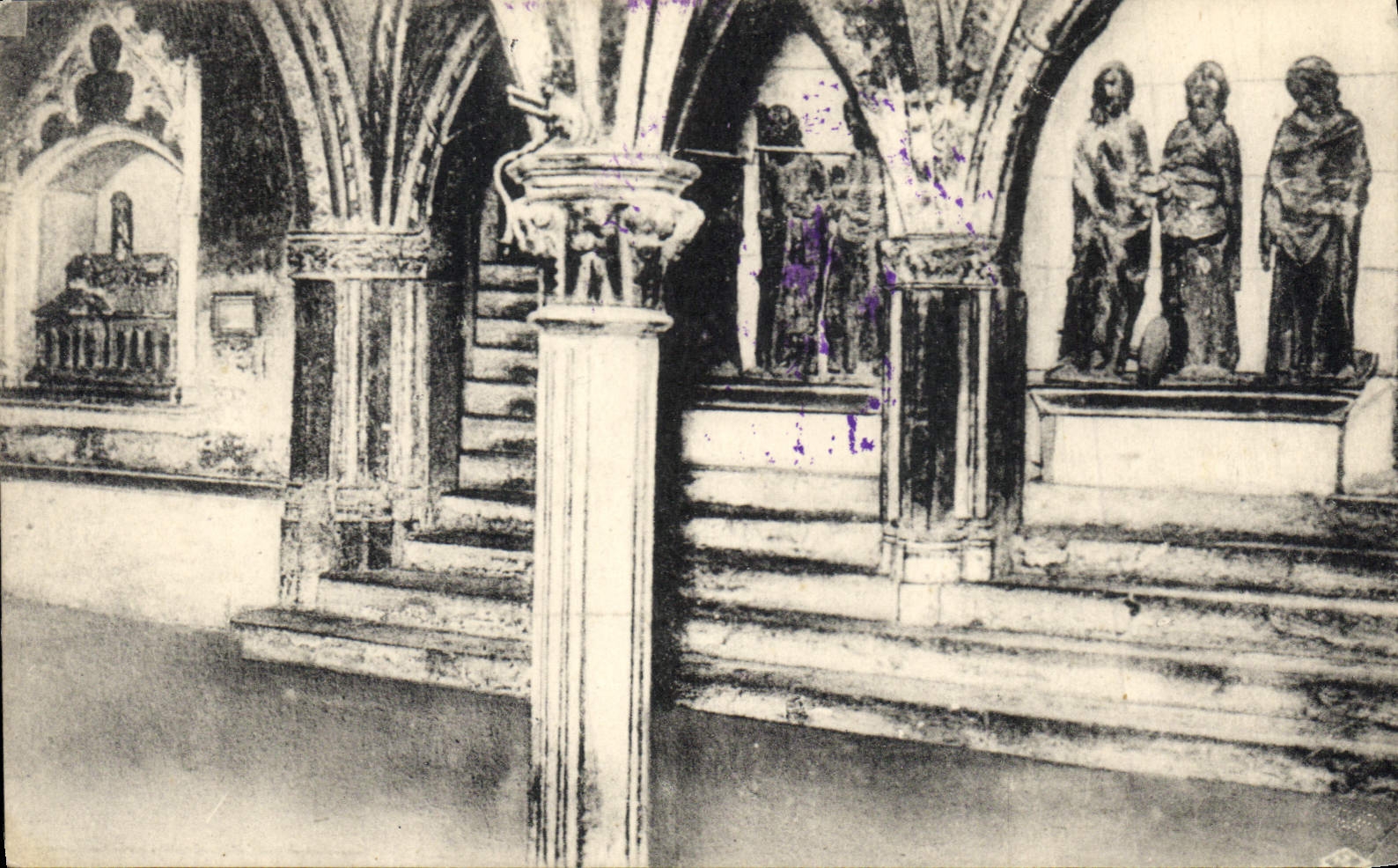 CPA Insigne Basilique Saint Sernin de Toulouse Crypte des Corps Saints