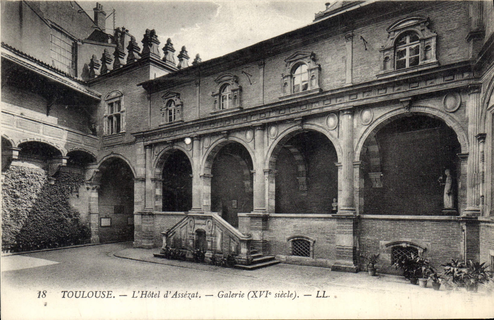 CPA Toulouse L'Hotel d'Assezat Galerie