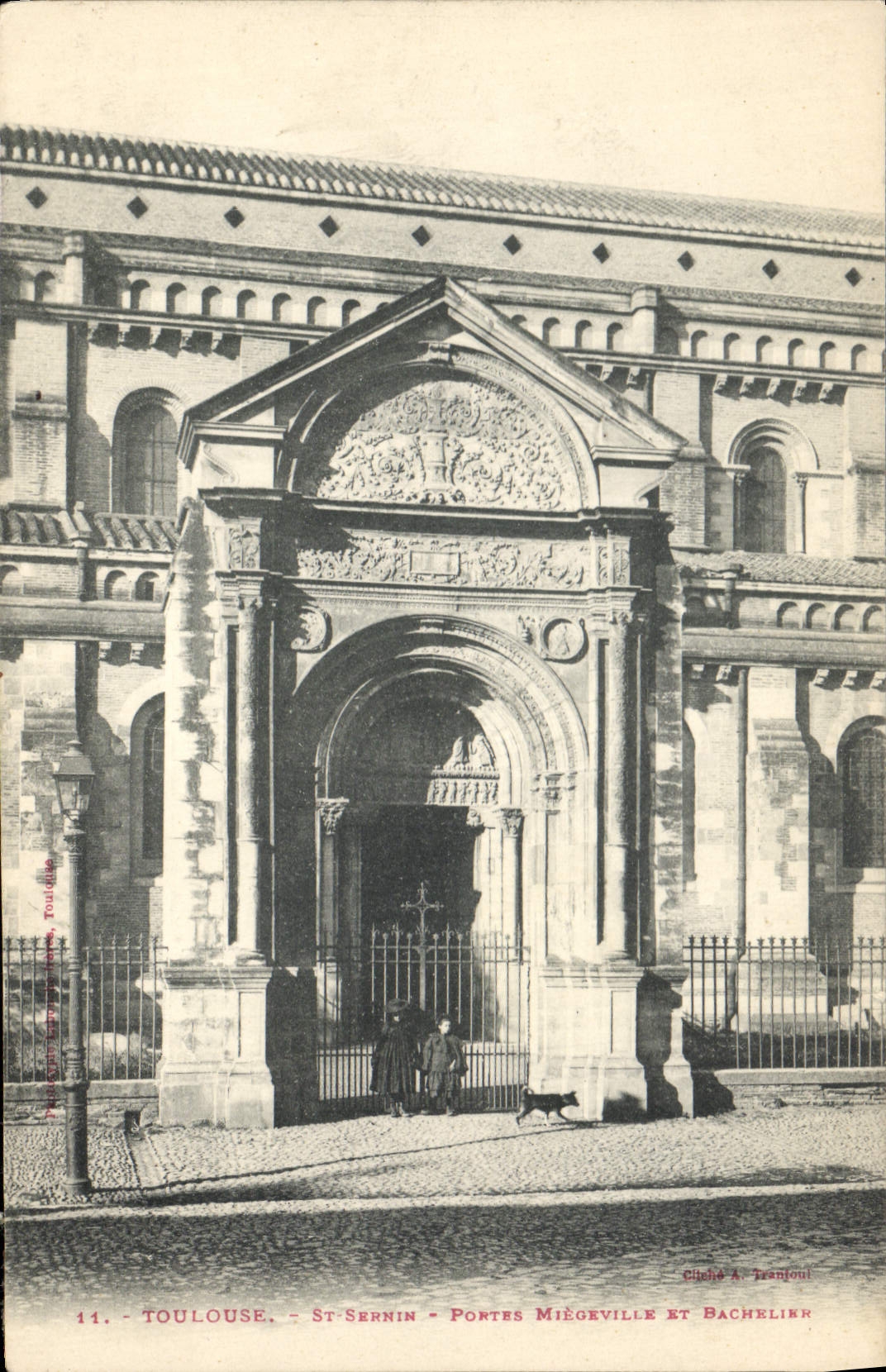 CPA Toulouse St Sernin Portes Miegeville et Bachelier