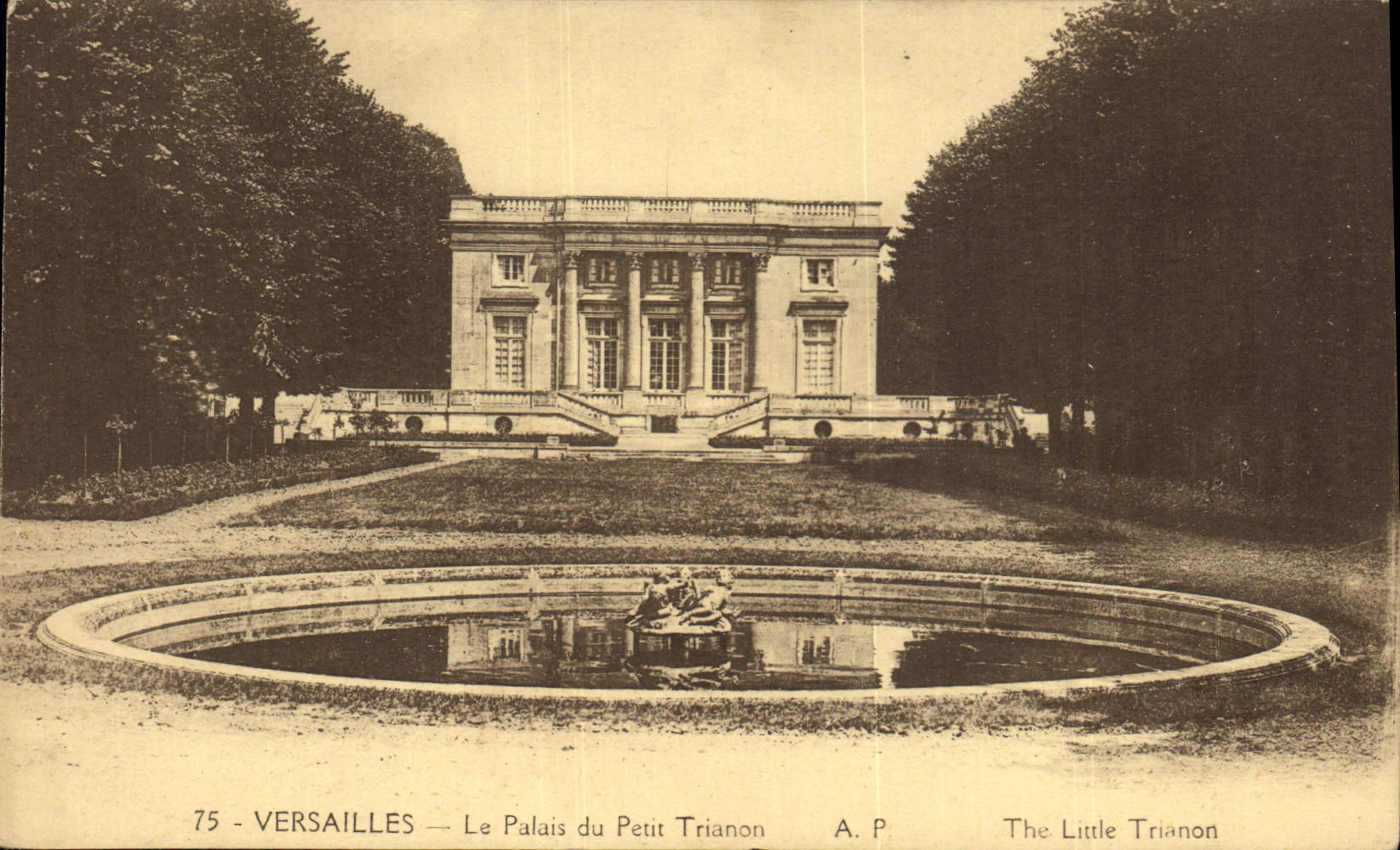 CPA Versailles Le Palais du Petit Trianon