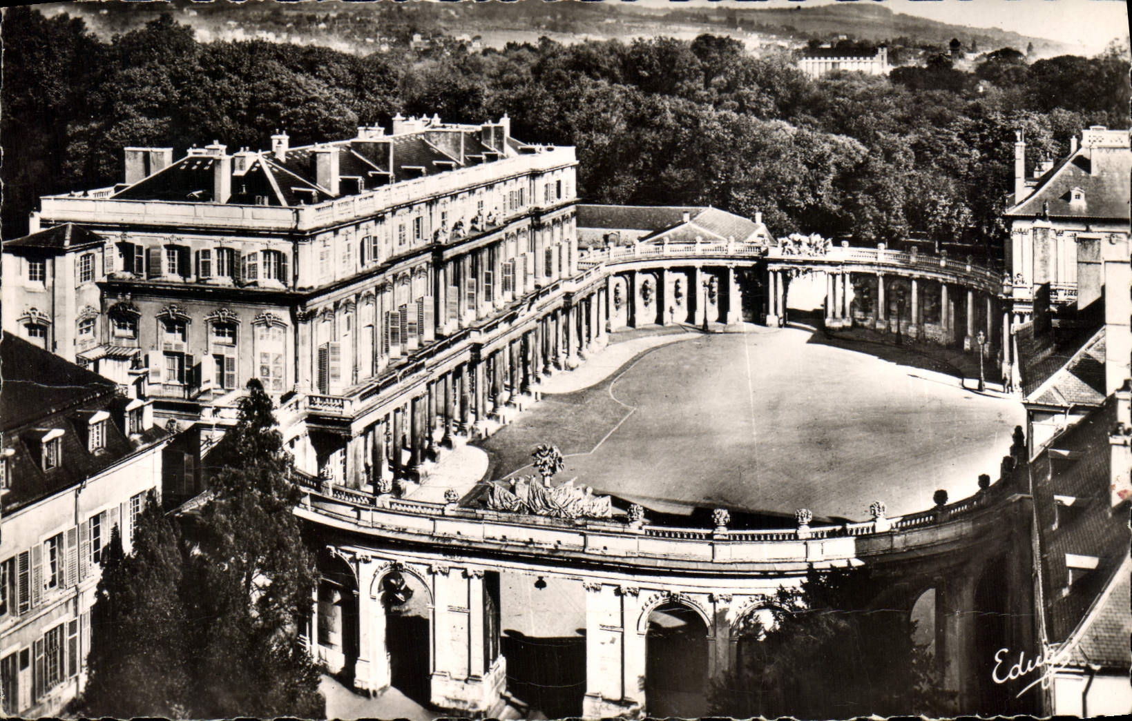 CPA Nancy Hemicycle de la Place Carriere 