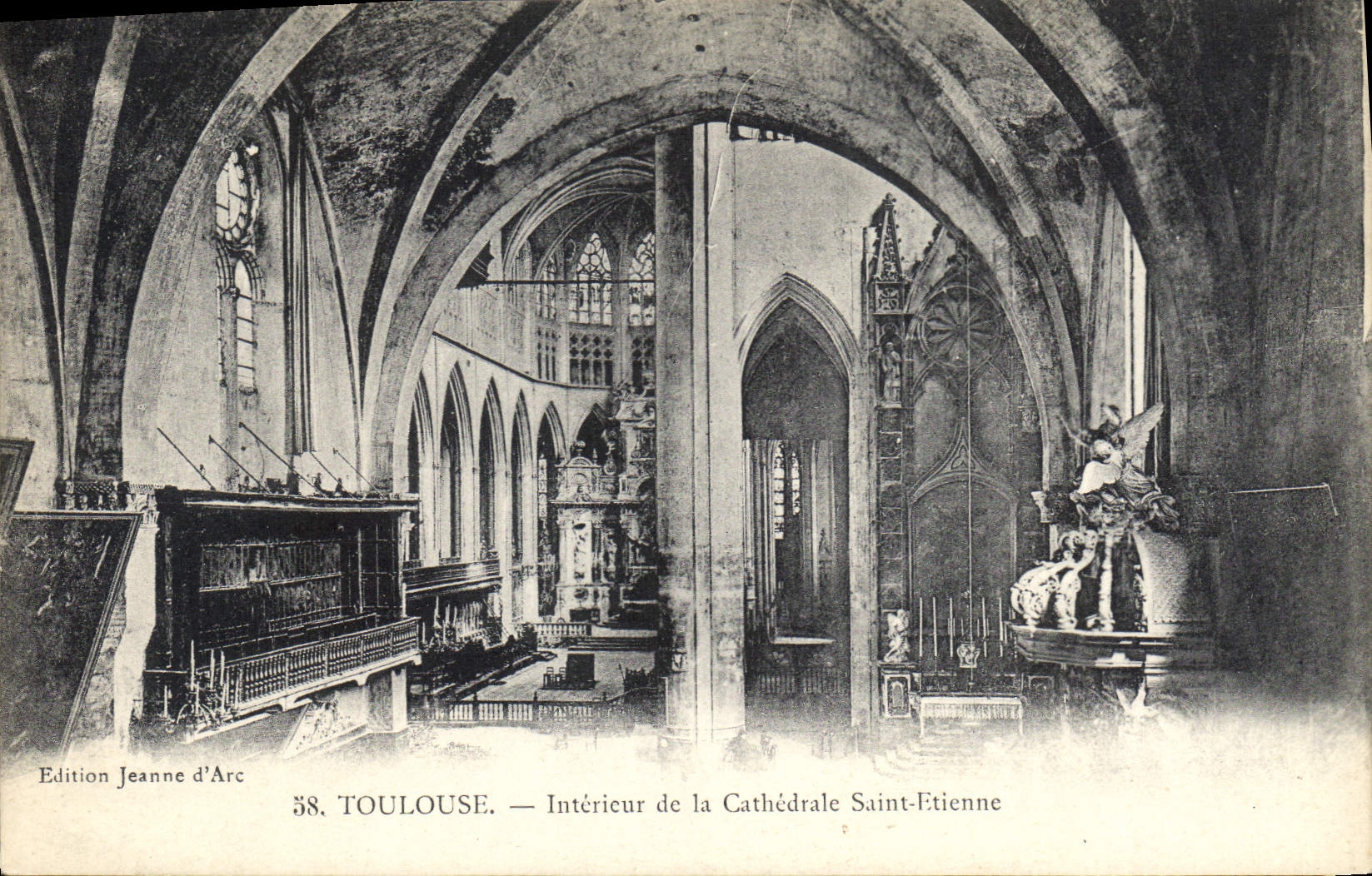 CPA Toulouse Interieur de la Cathedrale Saint Etienne 