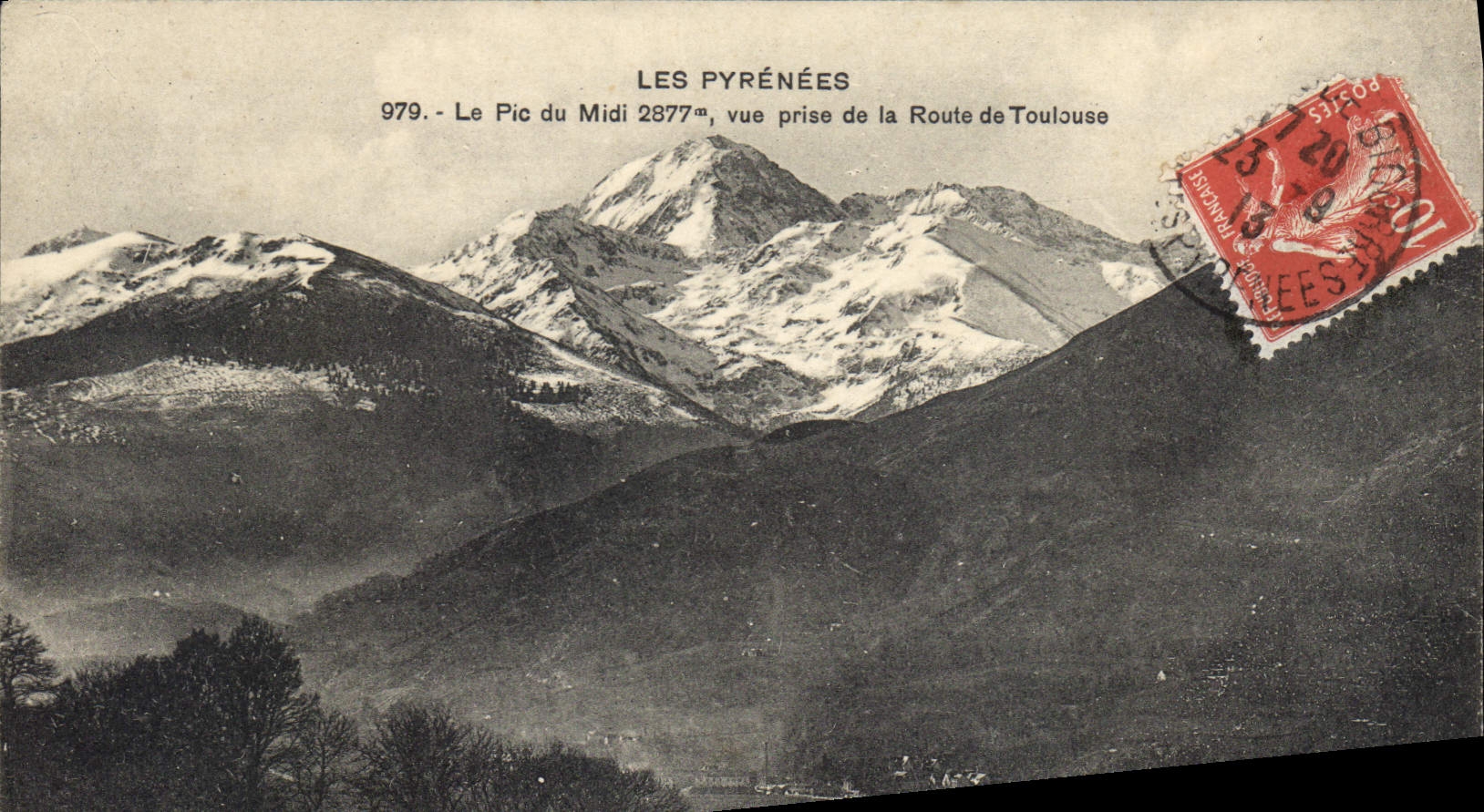 CPA Le Pic du Midi vue prise de la route de Toulouse 