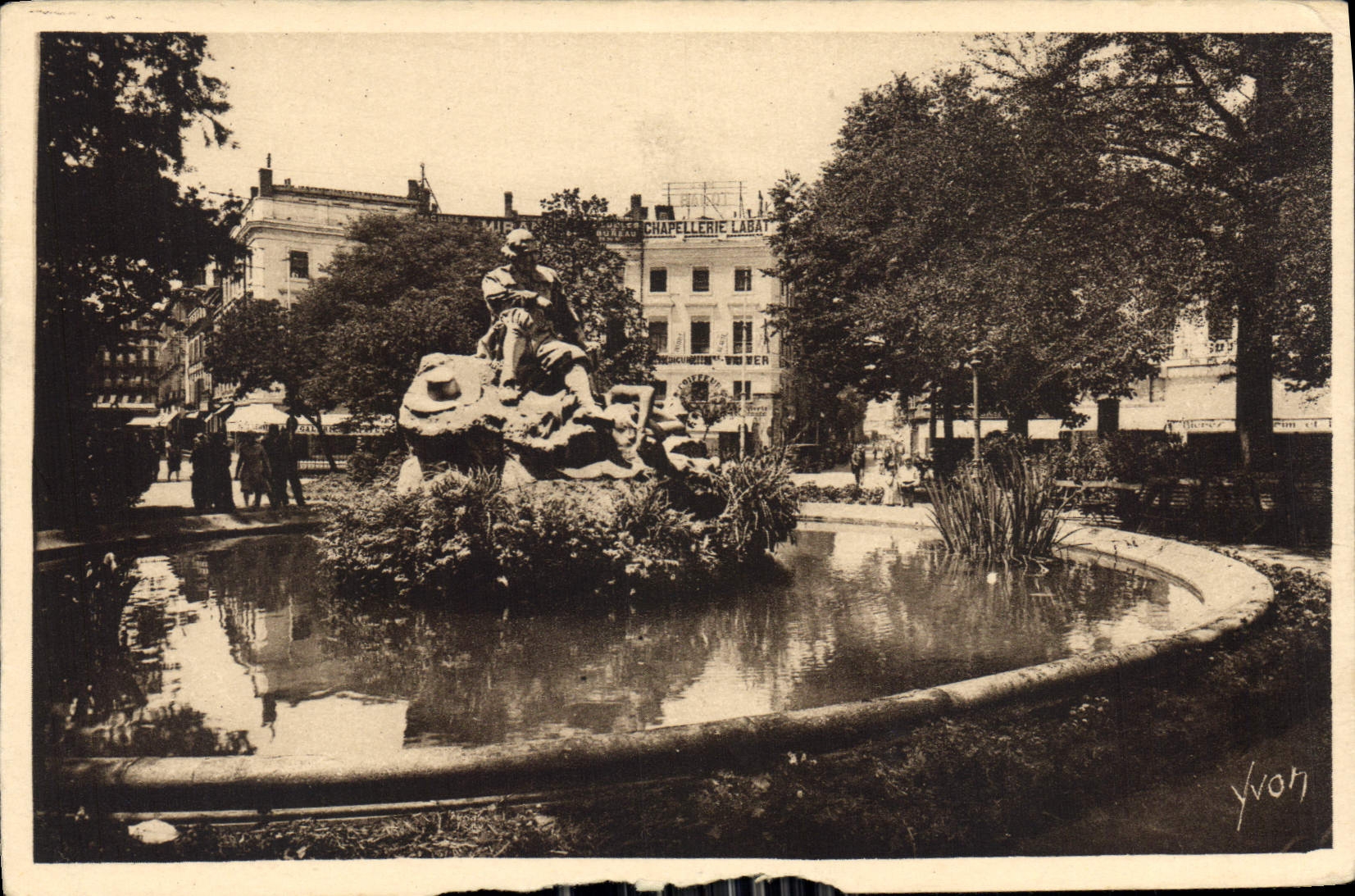 CPA Toulouse Hte Garonne Square Wilson Statue de Goudouli 