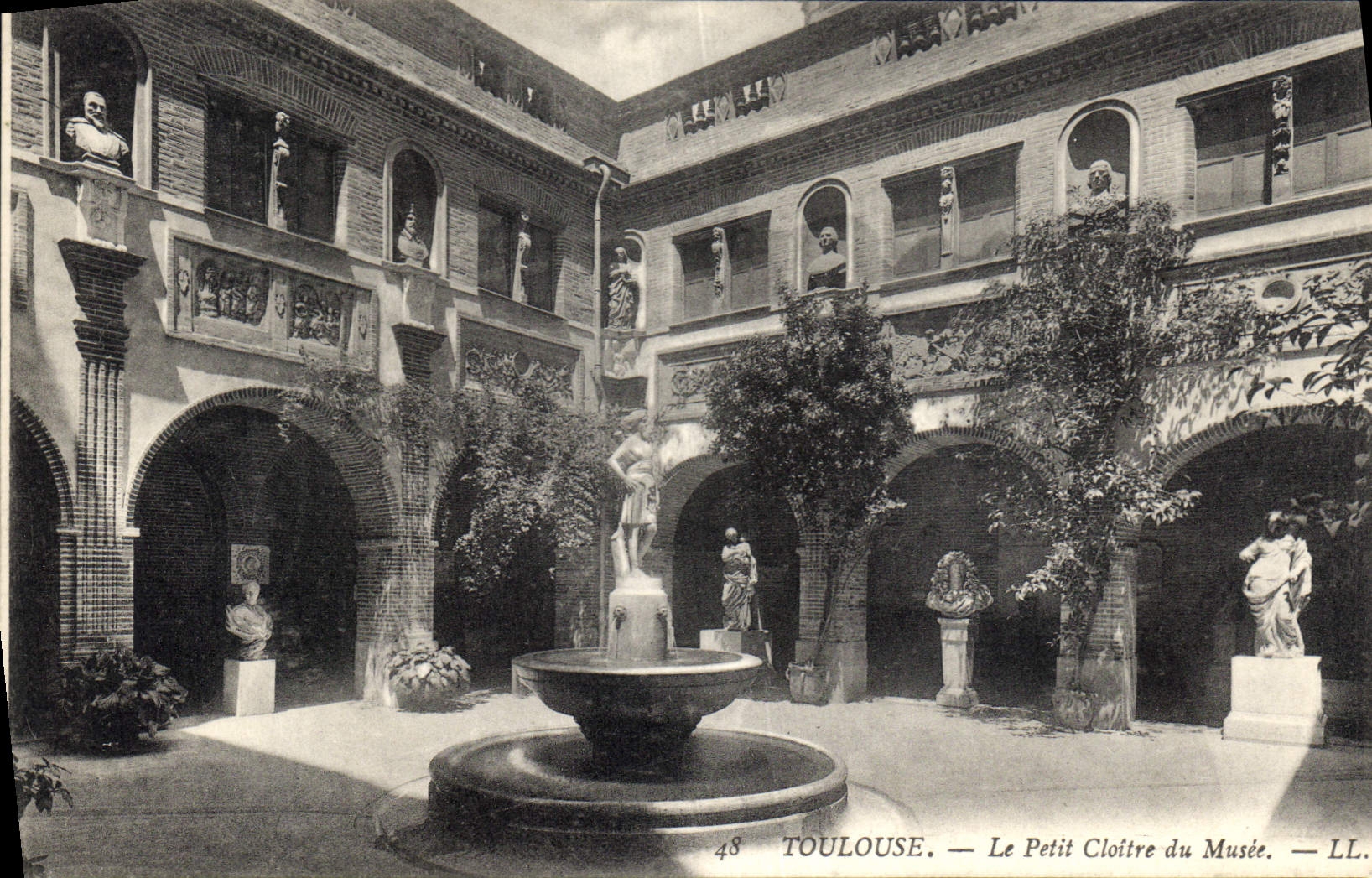 CPA Toulouse La Petit Cloitre du Musee 