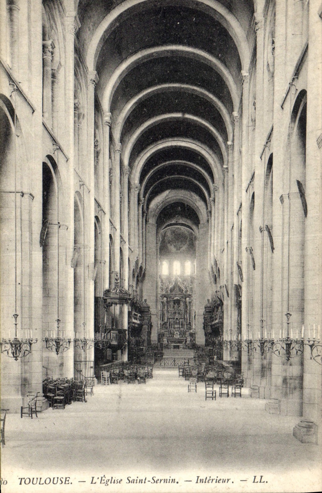 CPA Toulouse L'Eglise saint Sernin Plantes 