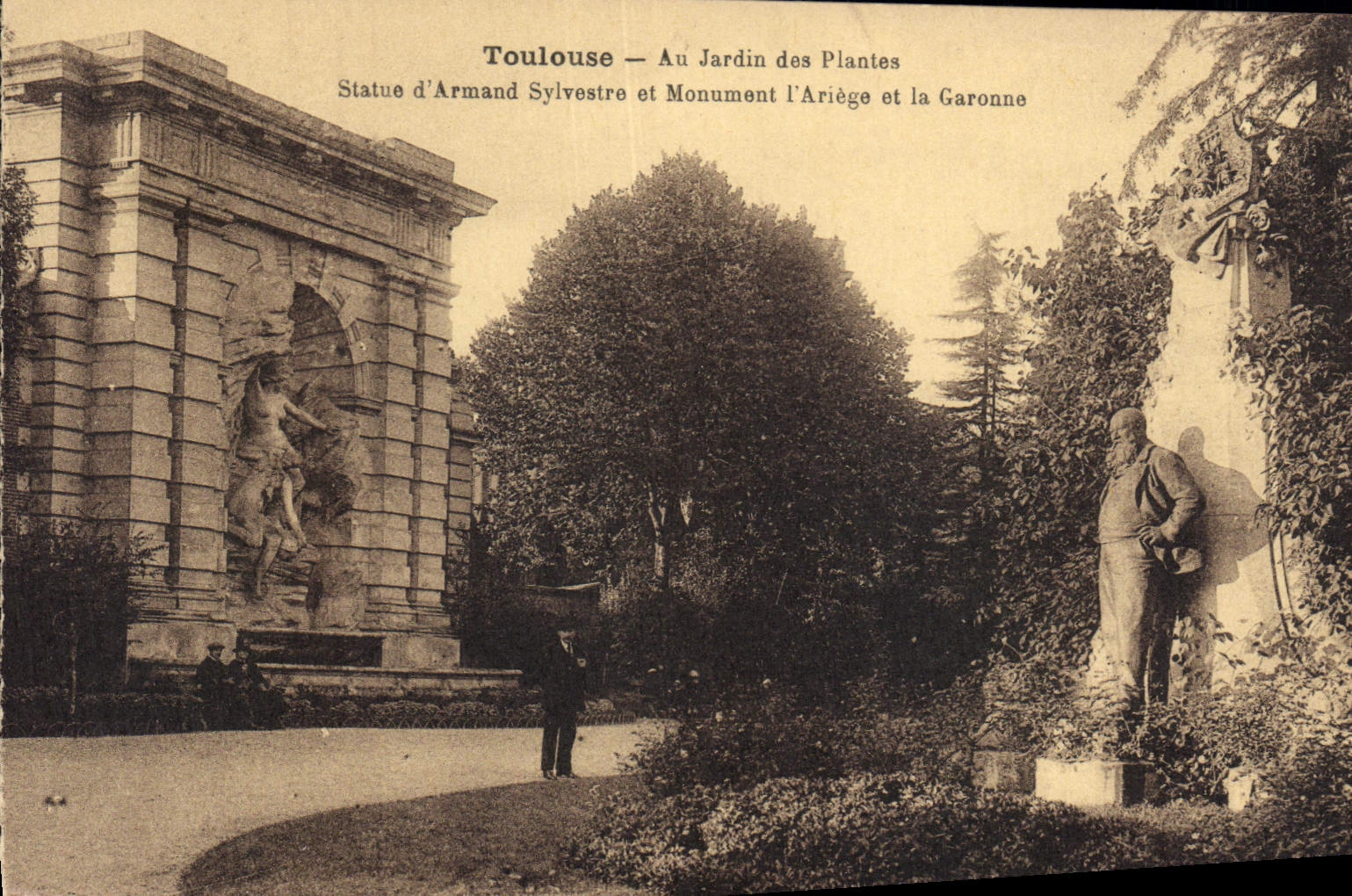 CPA Toulouse Au Jardin des Plantes Statue d'Armand Sylvestre et Monument l'Ariege et la Garonne 
