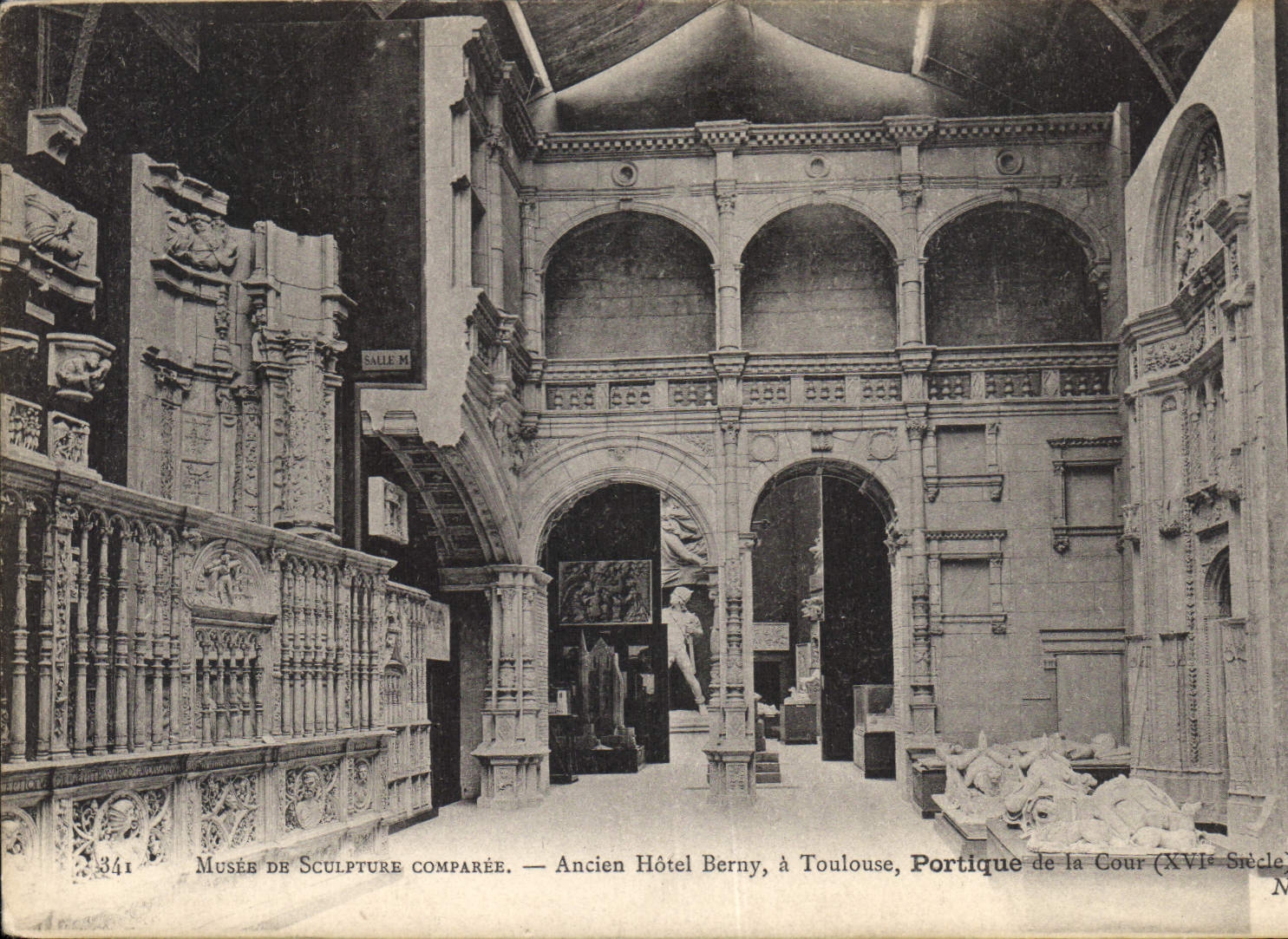 CPA Musee de Sculpture Comparee Ancien Hotel Berny A Toulouse Portique de la Cour 
