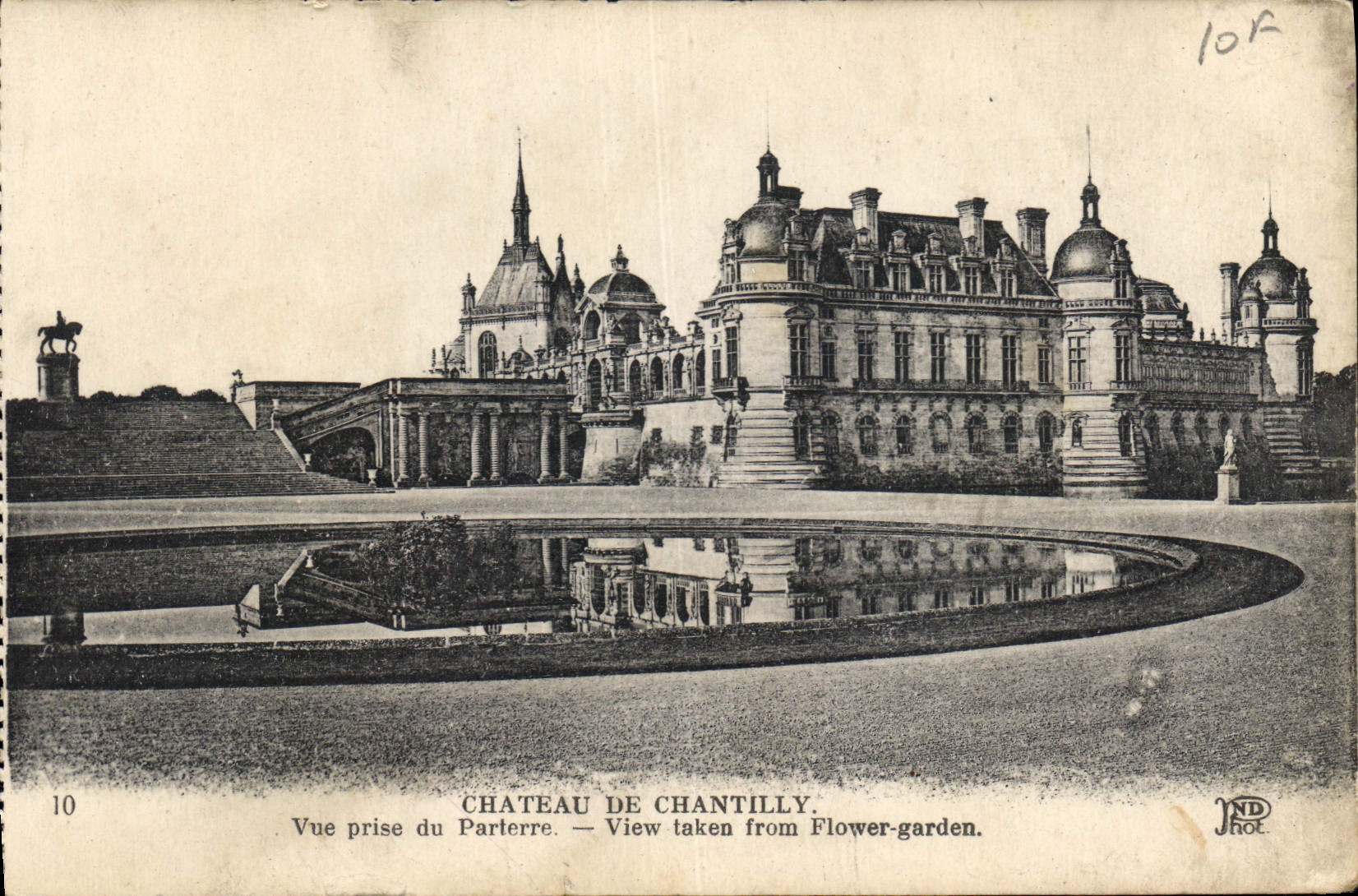 CPA Chateau de Chantilly Vue prise du Parterre View taken from Flower Garden 