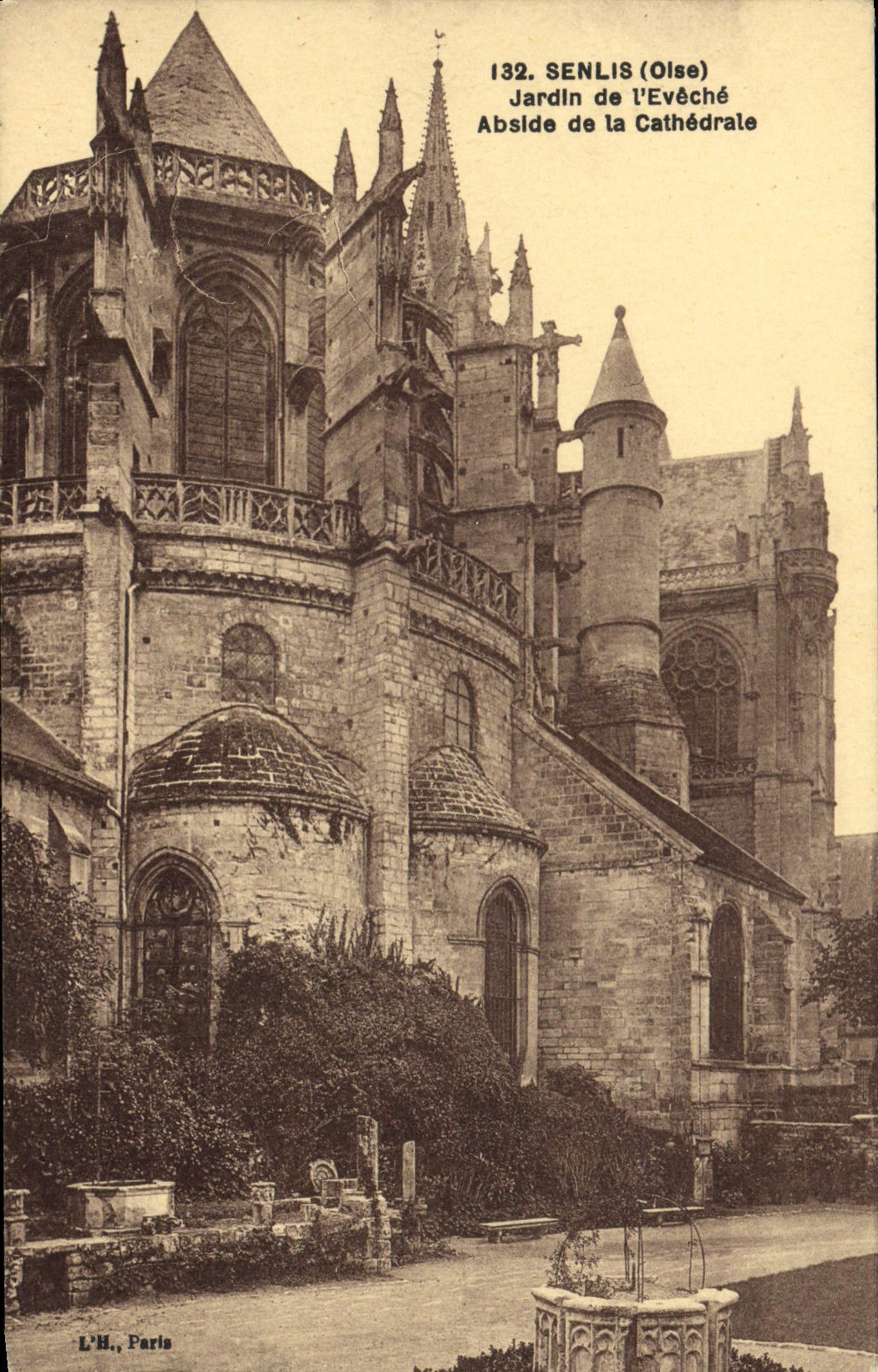 CPA Senlis Oise Jardin de l'Eveche Abside de la Cathedrale 