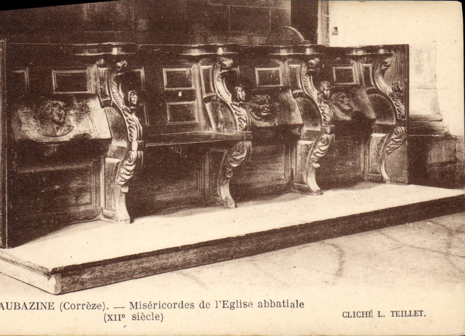 CPA Aubazine Correze Misericordes de l'Eglise abatiale