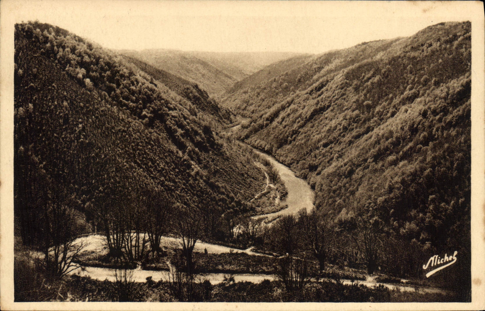 CPA Gorges de la Dordogne Pont d'Eylac Vue panoramique sur Gleny Correze