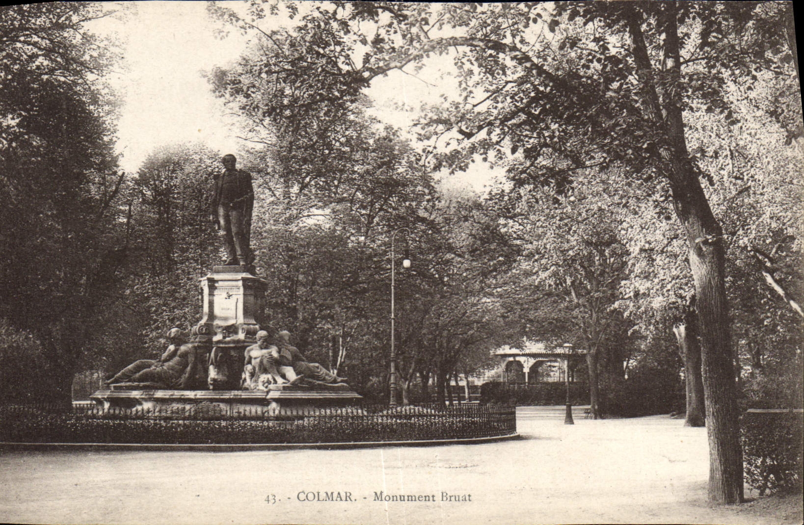 CPA Colmar Monument Bruat 
