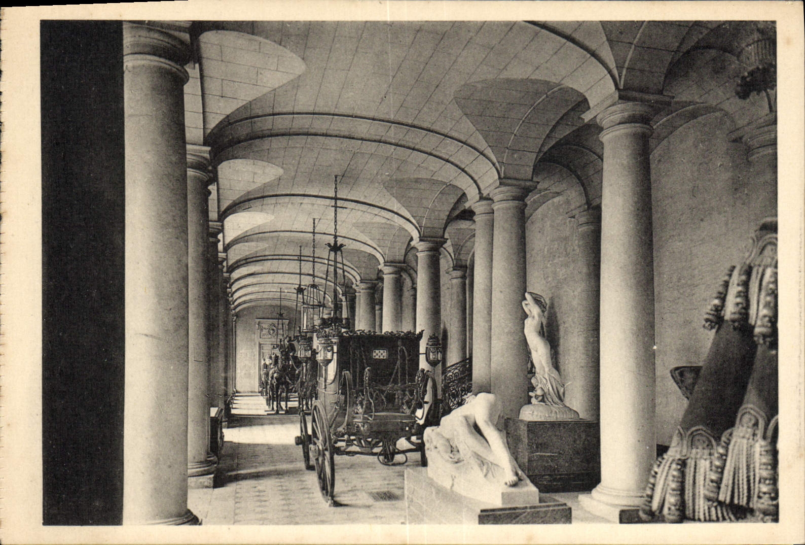 CPA Chateau de Compiegne Salle des Colonnes 