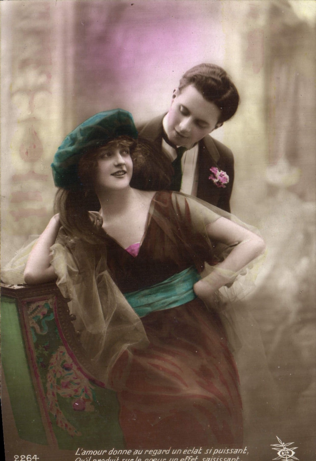 CPA L'Amour donne au regard un eclat si puissant Femme