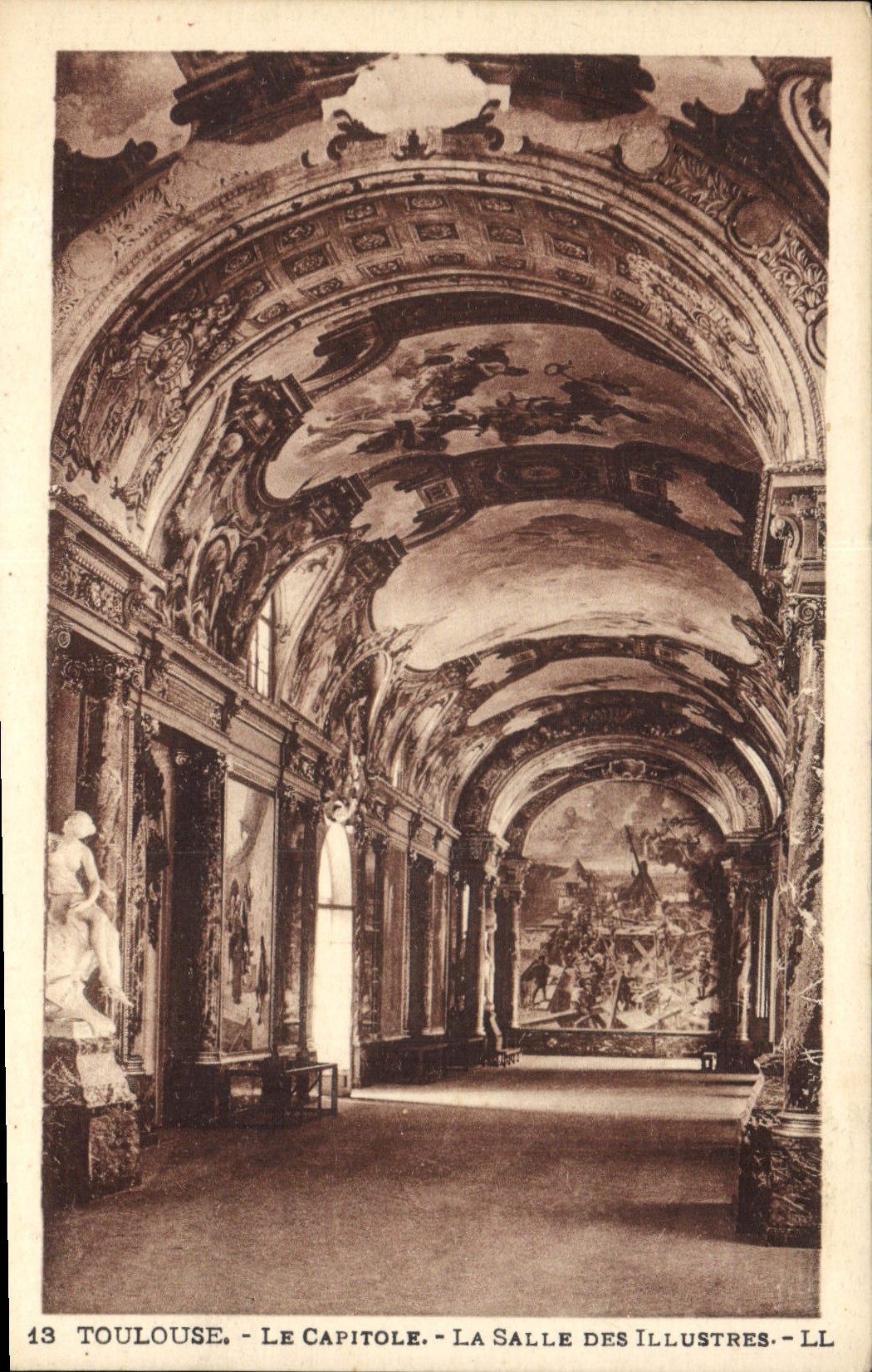 CPA Toulouse Le Capitole La Salle des Illustres 